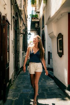 Look de Viagem para a Itália: Inspirações Elegantes para Passear com Estilo - imagem 3