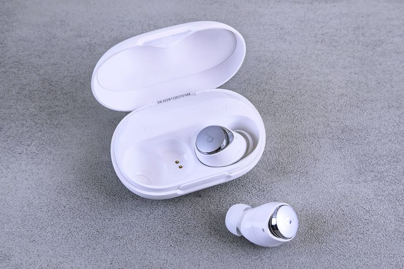 Nothing Ear (a)