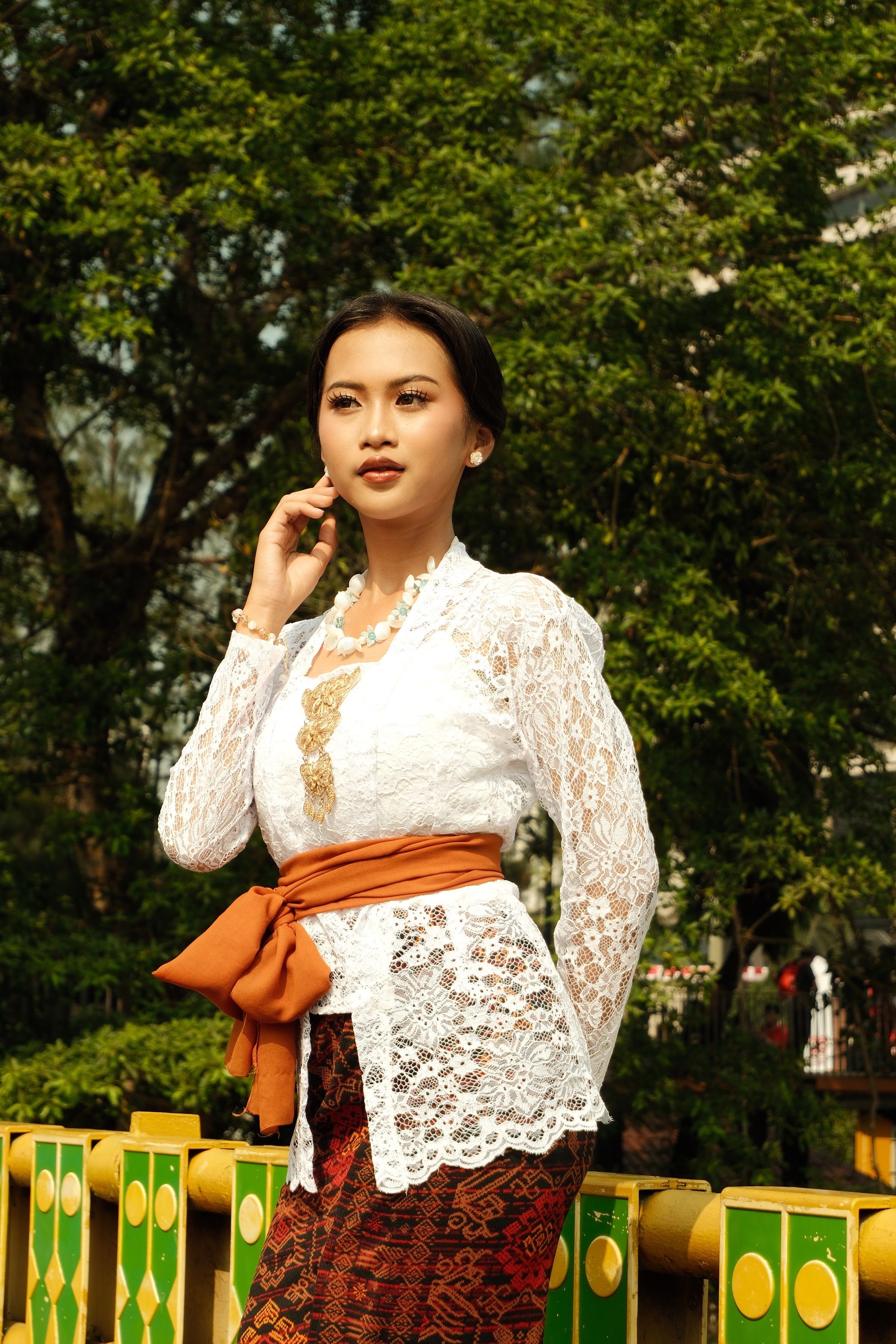 chinese dress ladies Muslim Malaysia Indonesia Hollow Lace Dress  Sociable Weaver Nest