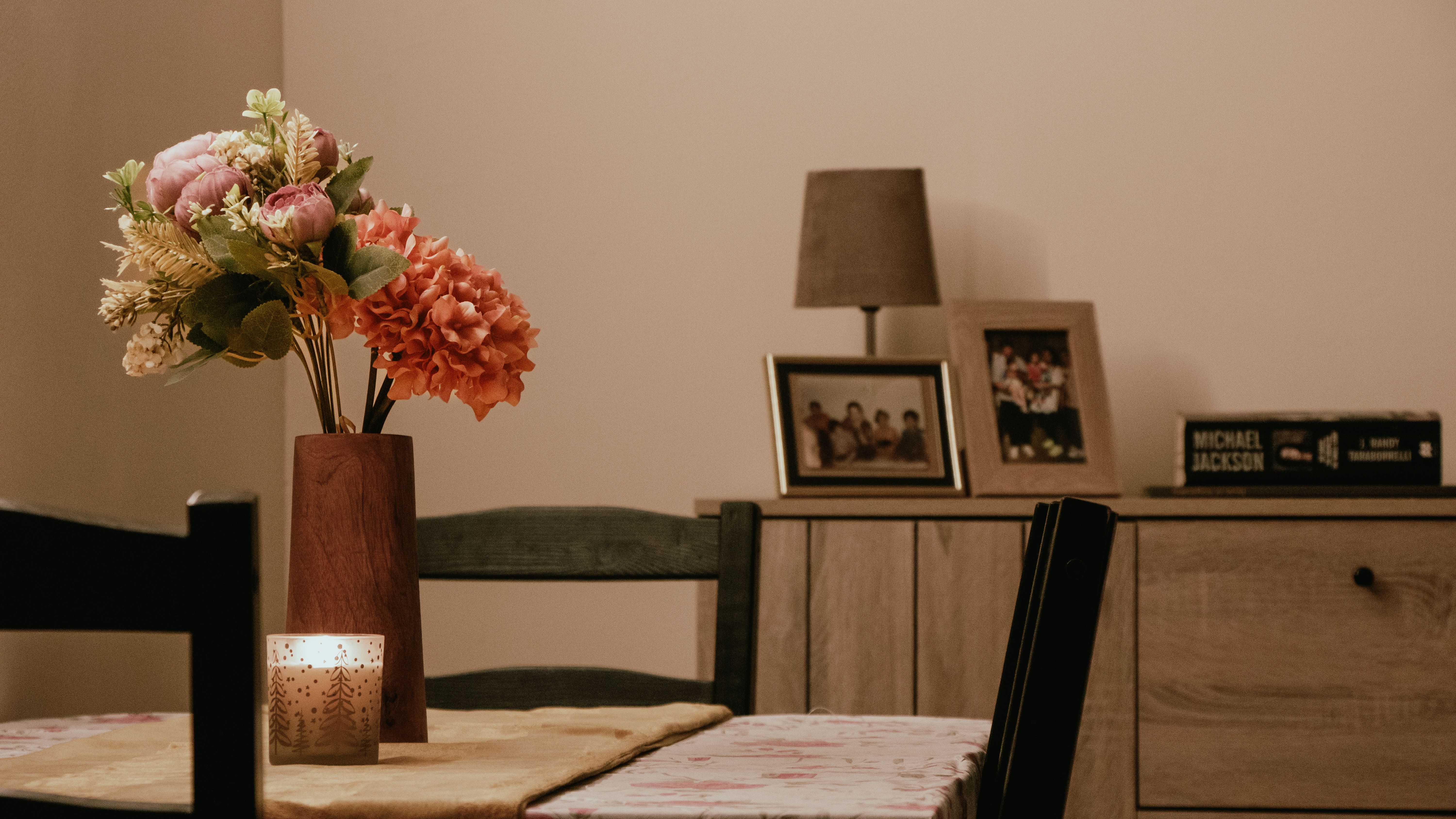 Frühjahrs-Makeover für die Wohnung: 4 Schritt-für-Schritt-Anleitungen — Hero-Aufnahme