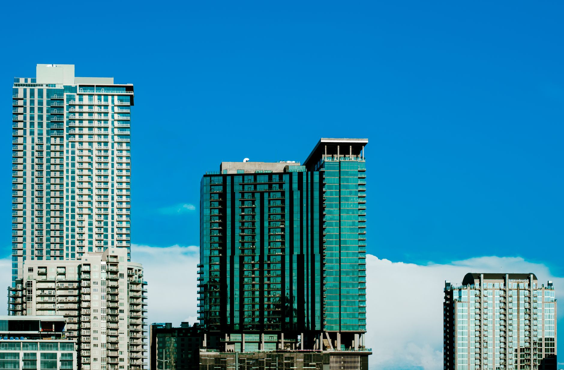 Austin vs Tampa: Job Market, Salaries & Opportunities (2026)