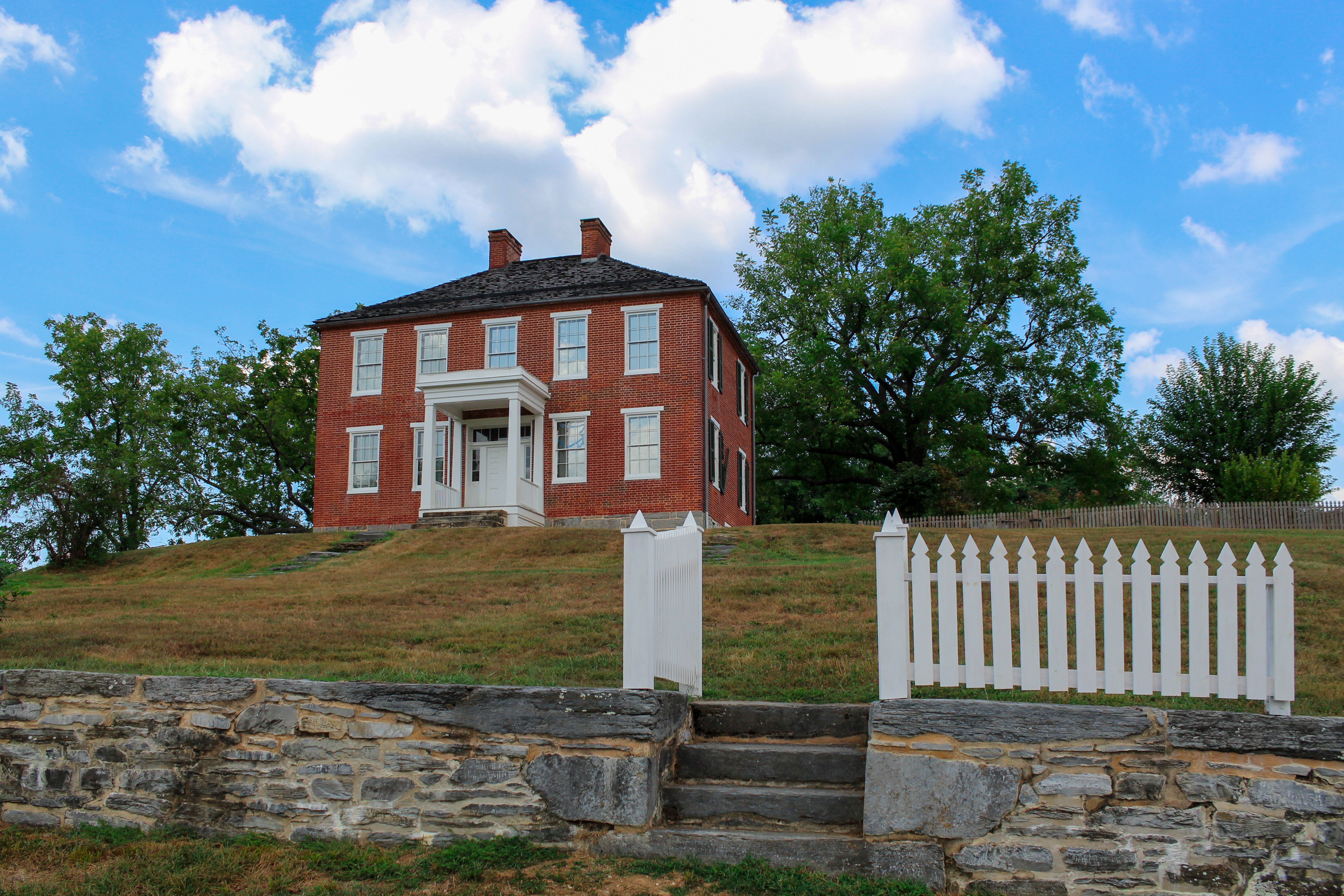 Carter-led bill passes House to improve health care access in rural America — Photo by Michael S on Pexels