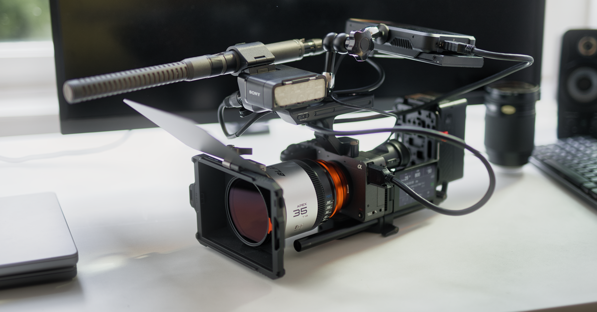 Professional Video Camera Setup with Microphone · Free Stock Photo