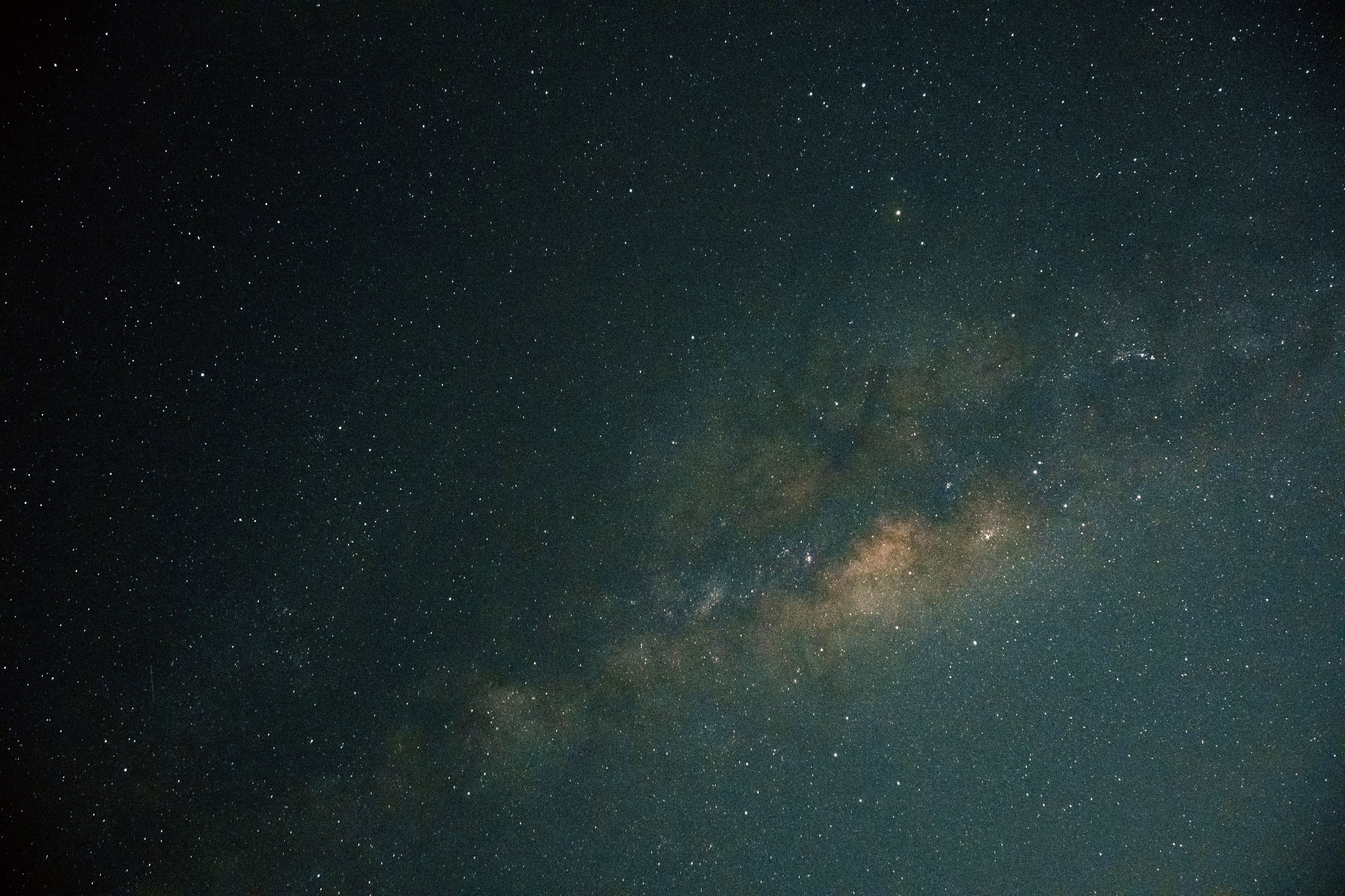 Stunning Night Sky View of the Milky Way Galaxy · Free Stock Photo