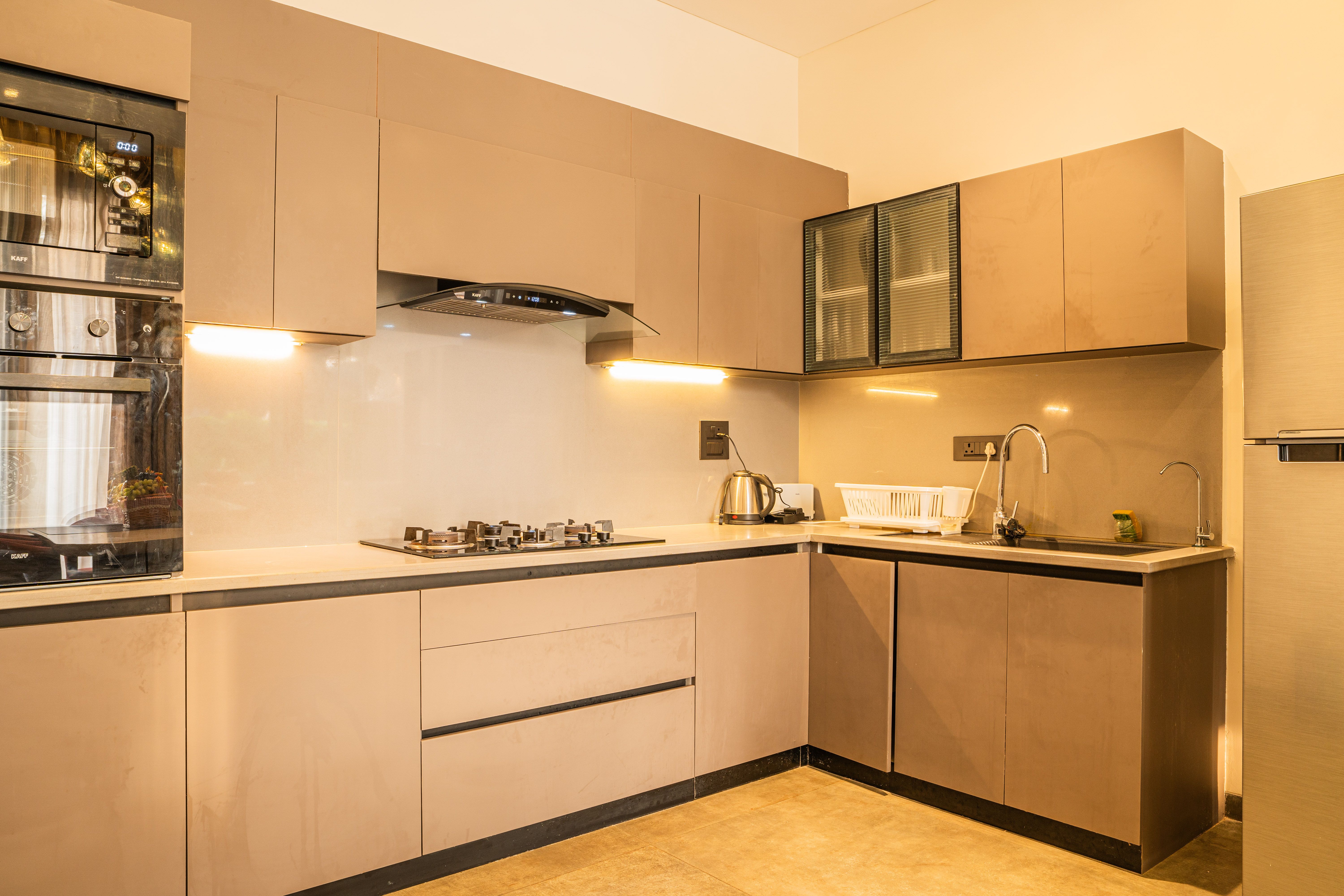 Kitchen Renovation in Etobicoke: Layout, Open-Concept Walls and Finishes