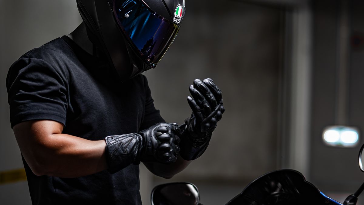 Série télévisée moto fiction été 2026