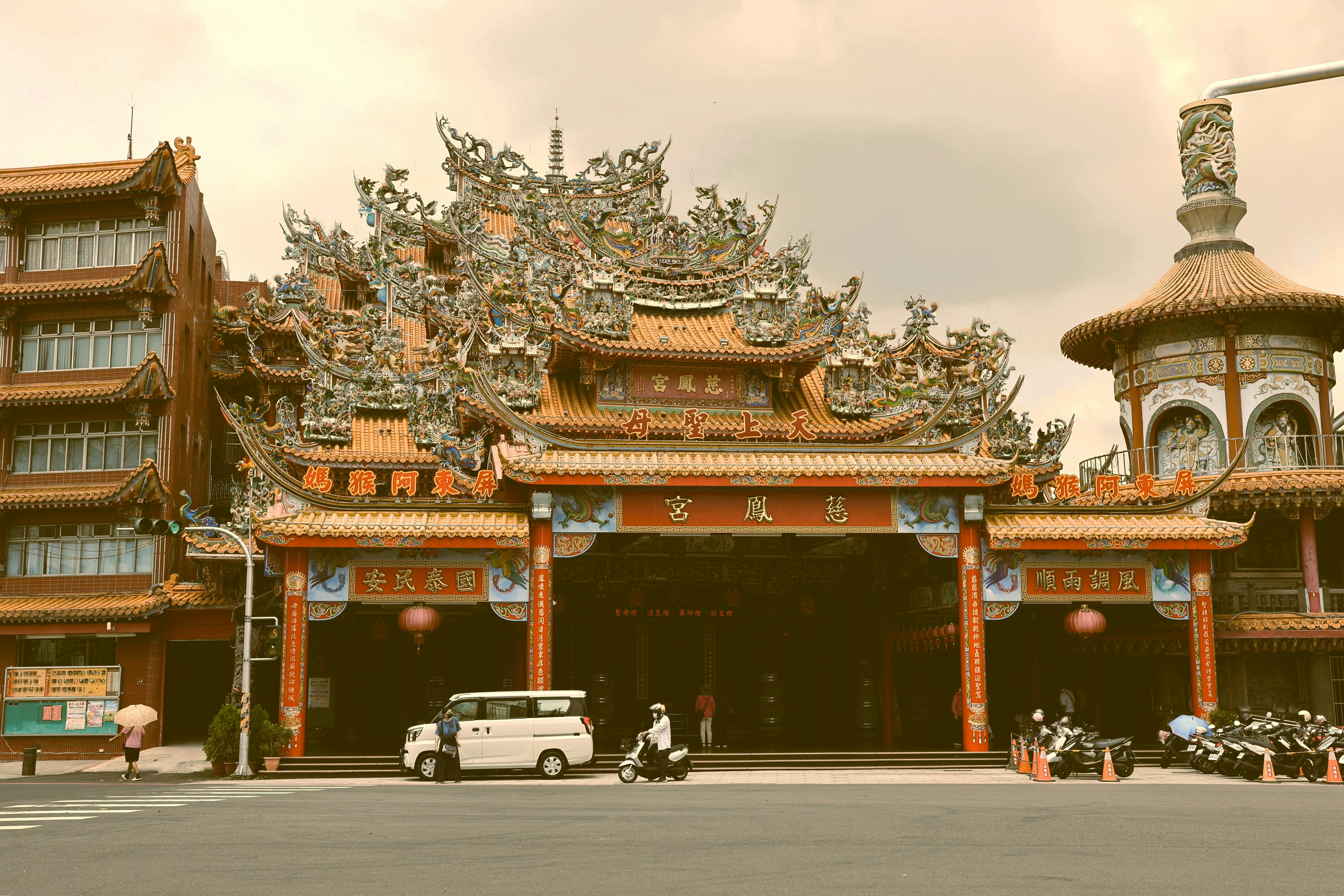 賴清德初一參拜龍山寺 呼籲朝野速通過國防與總預算