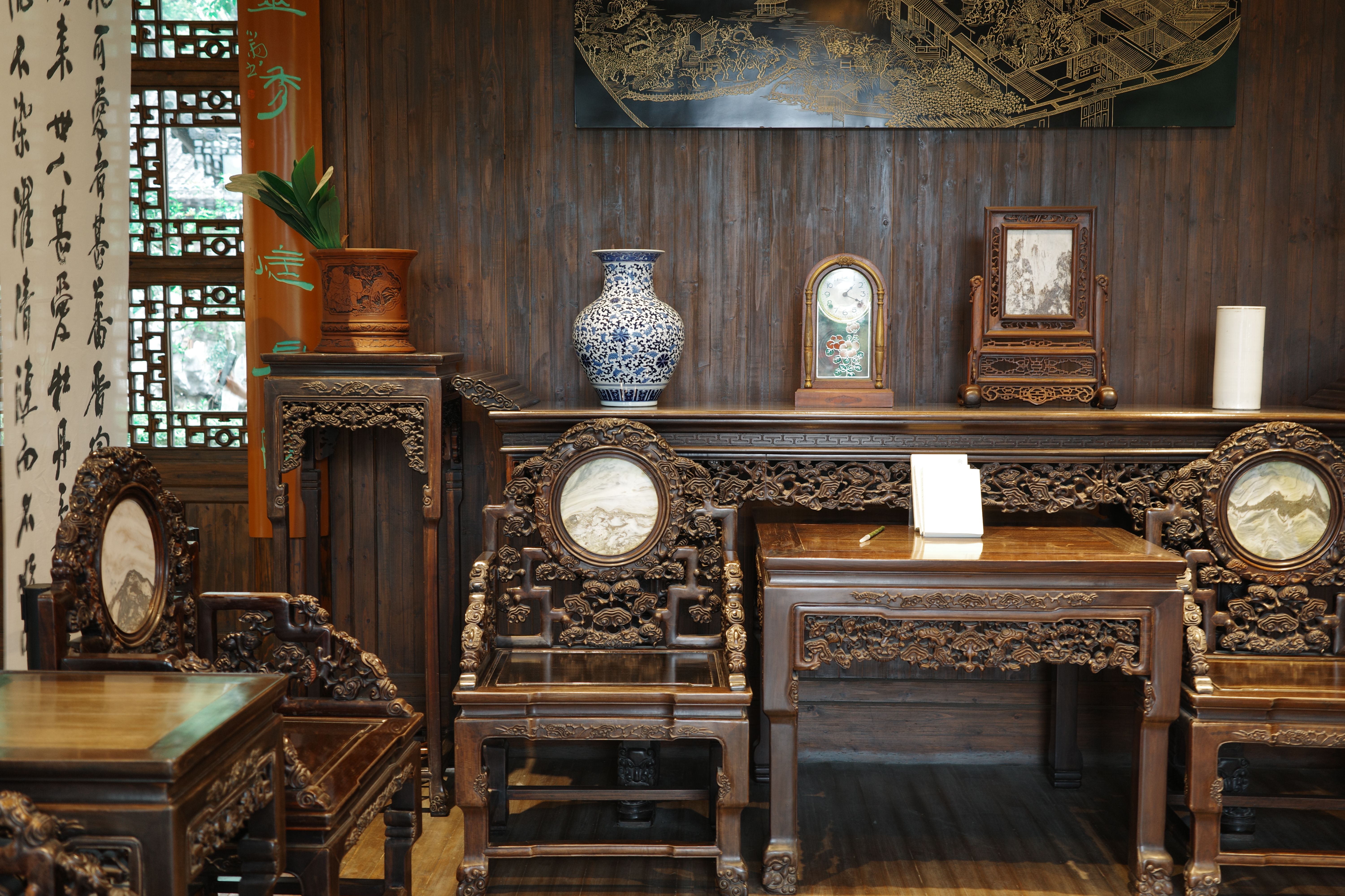 Les meilleures techniques de restauration pour vos meubles anciens