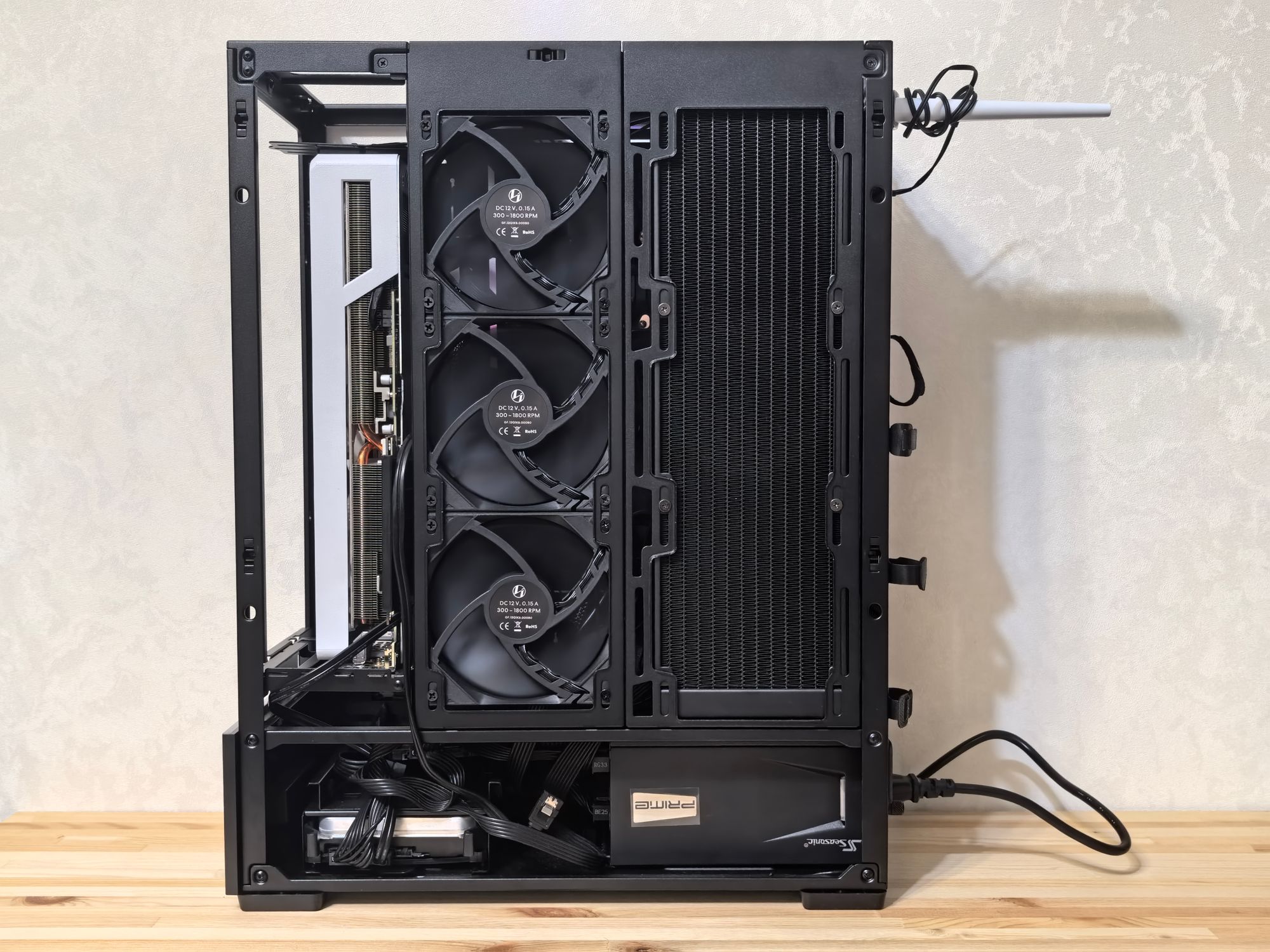 Detailed Side View of Open Desktop Computer Case · Free Stock Photo