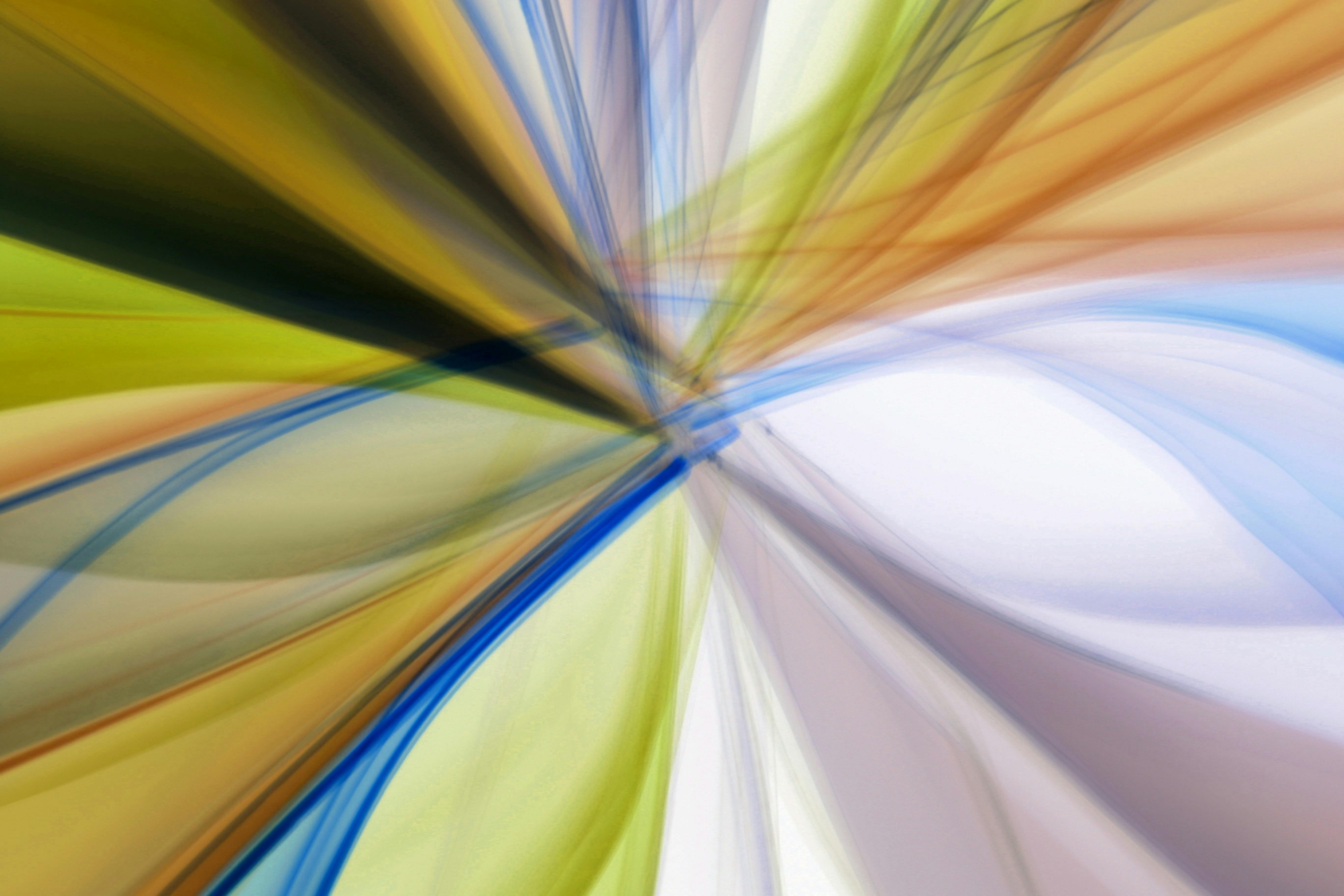 Gratuit Œuvre d'art abstraite vibrante présentant un tourbillon de couleurs dans un motif de mouvement dynamique. Photos