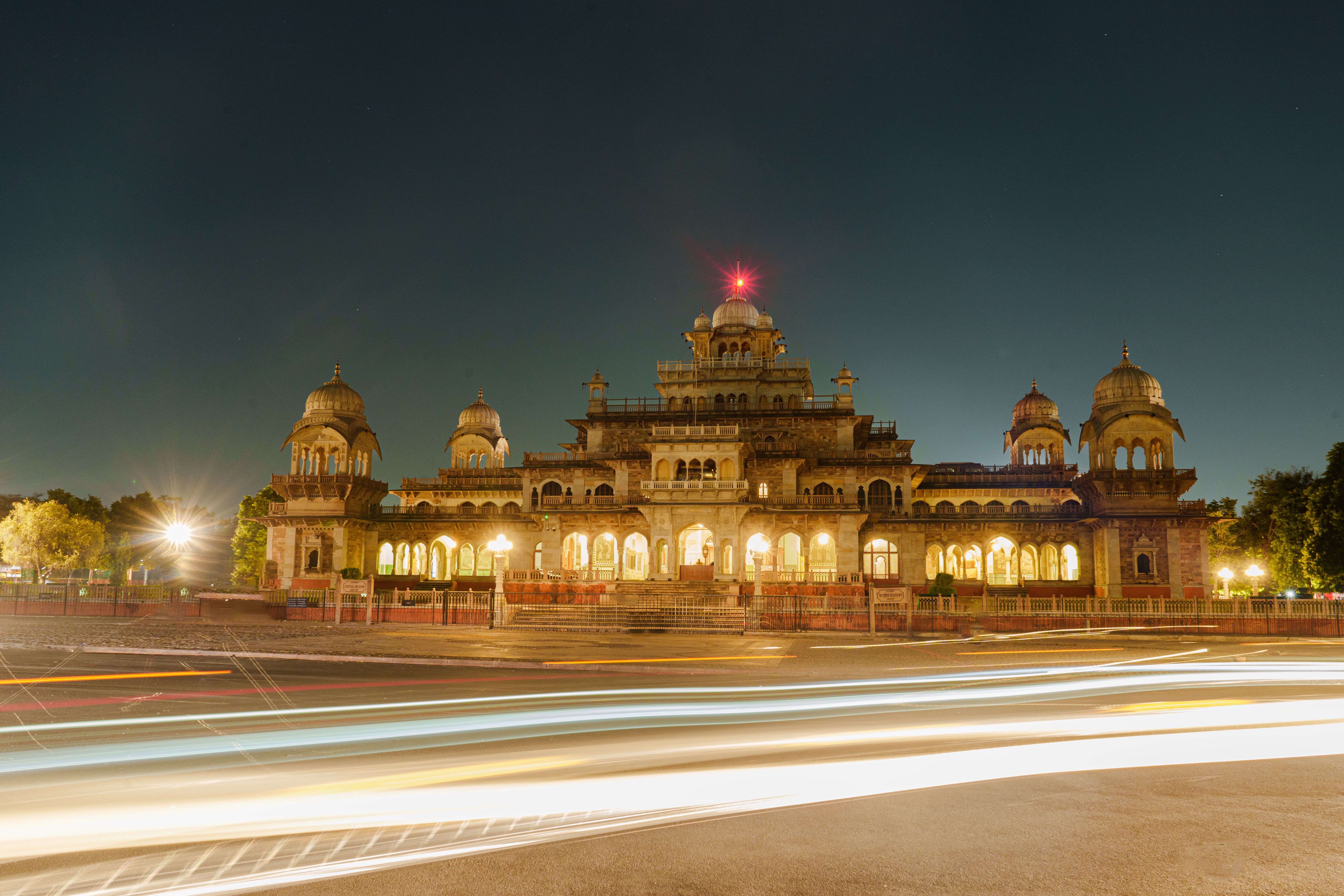 stunning-night-view-of-albert-hall-museum-jaipur-free-stock-photo
