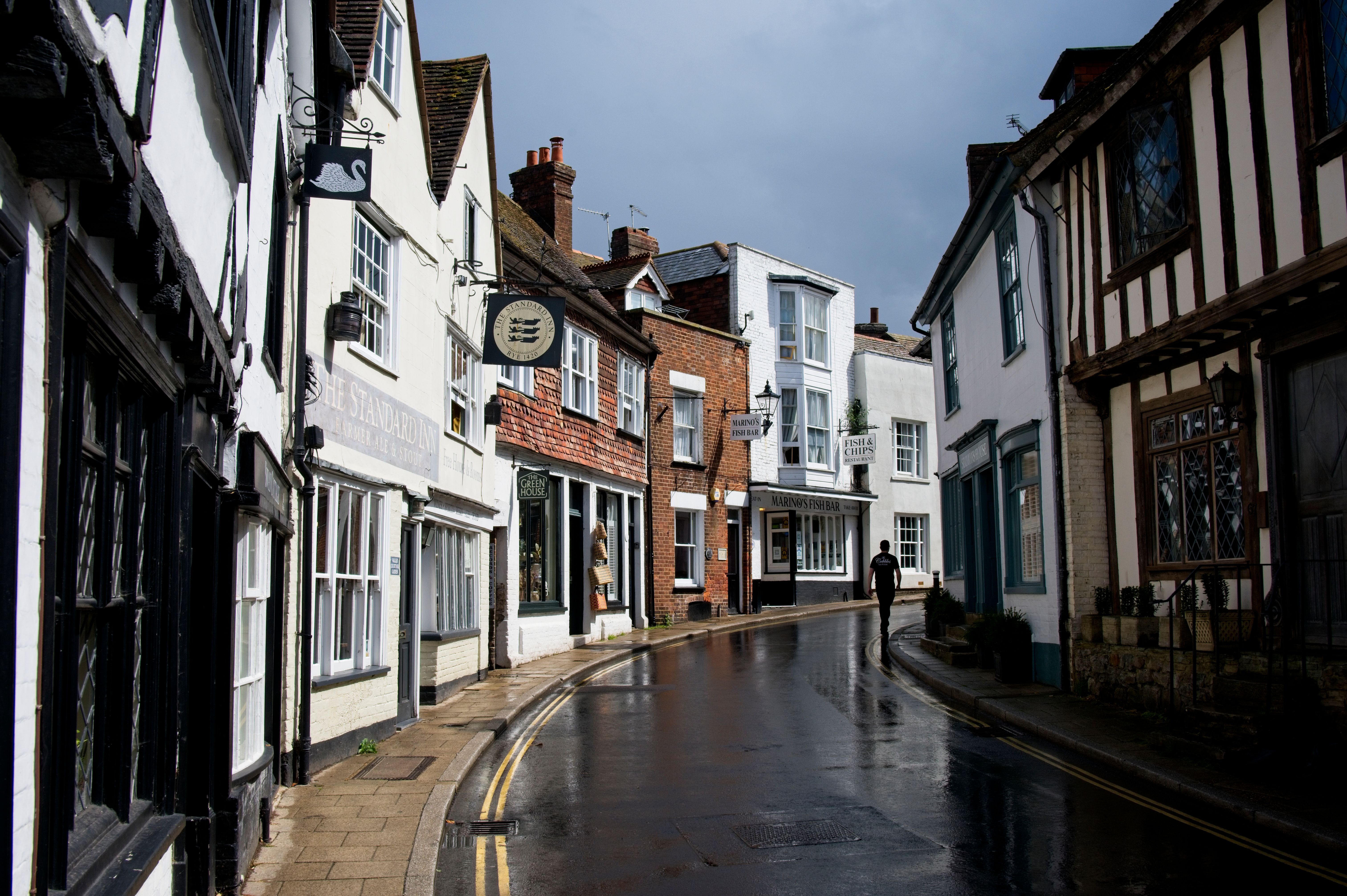 Charming Street in Rye, England on a Sunny Day · Free Stock Photo