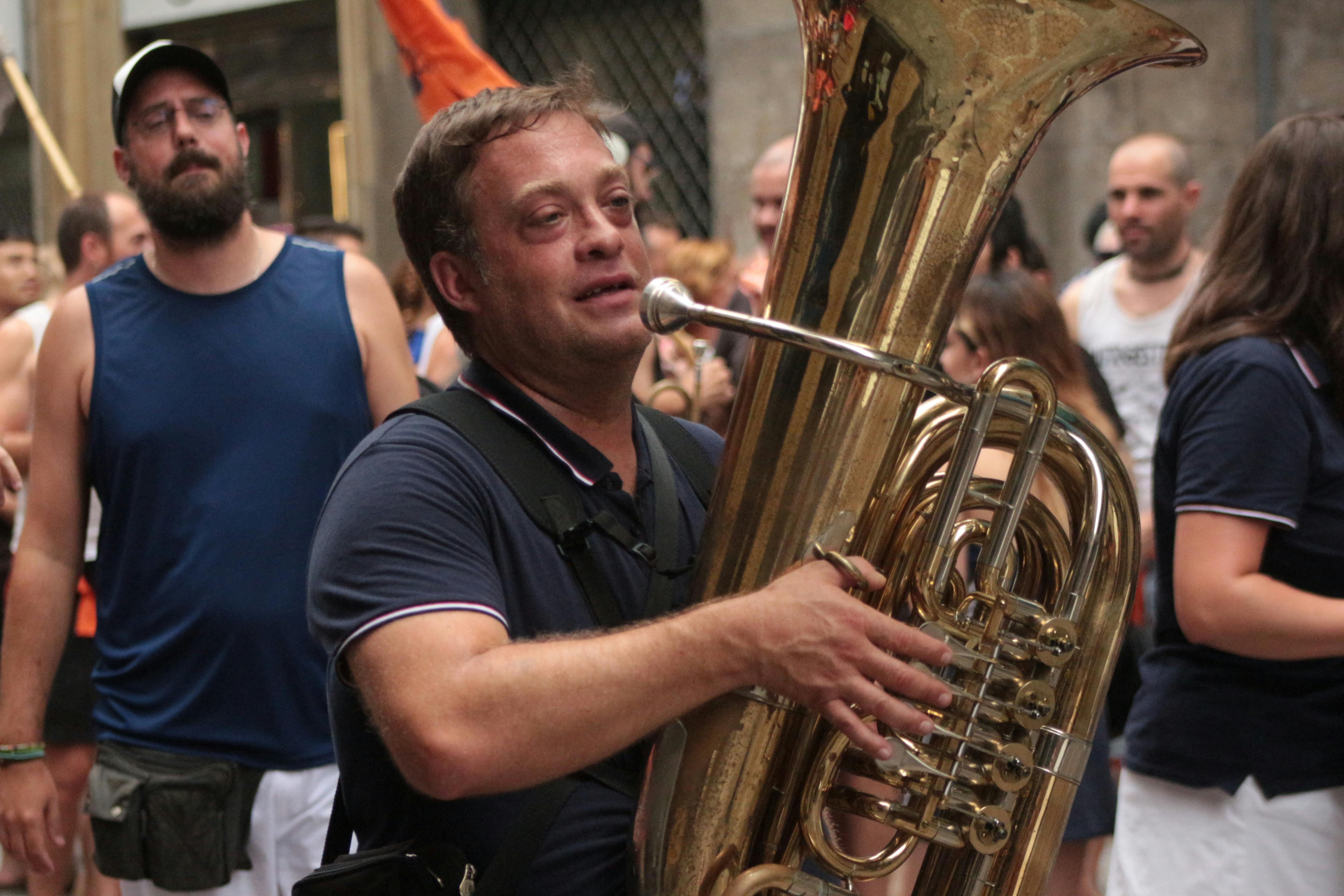 屏東恆春南國國際生活節熱鬧開幕，卻有新兵月薪僅1萬元的辛酸現