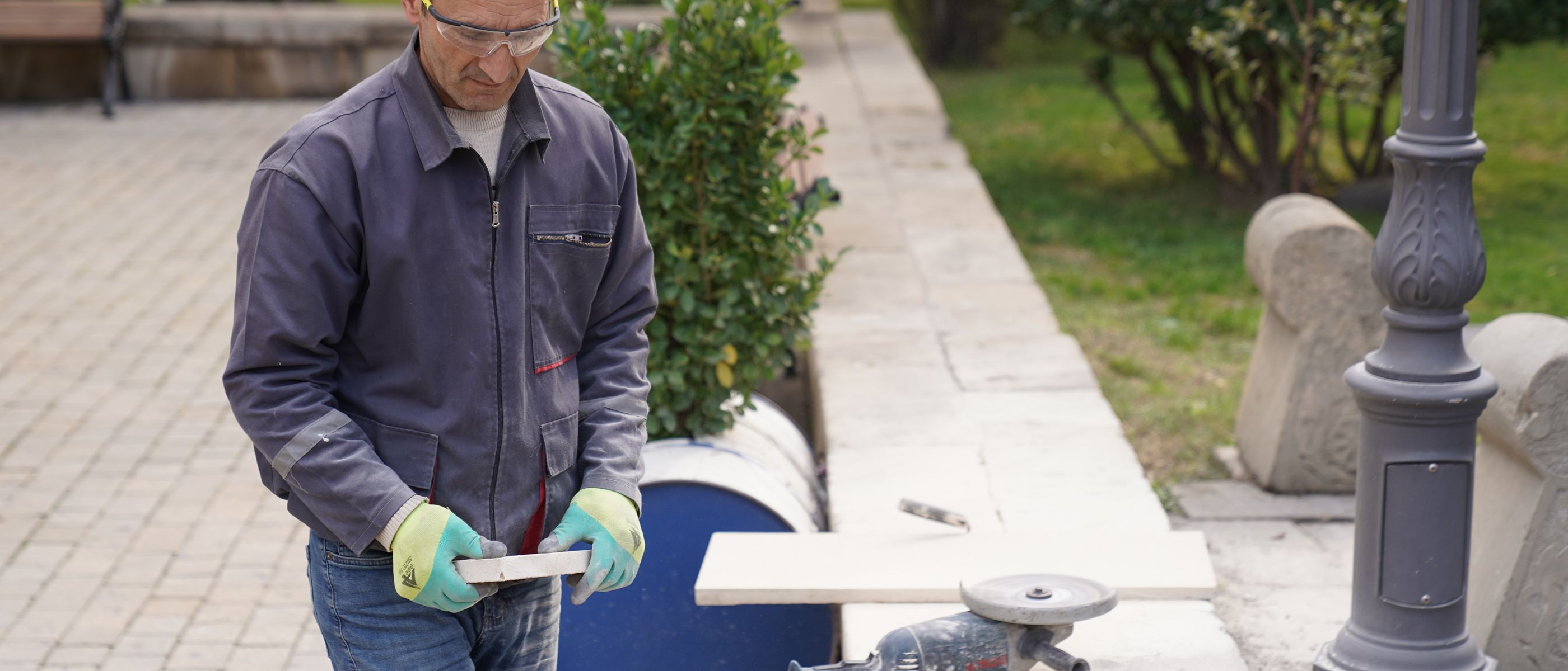 Painters and Decorators in Castle Green — surfaces prepped and cut in by hand