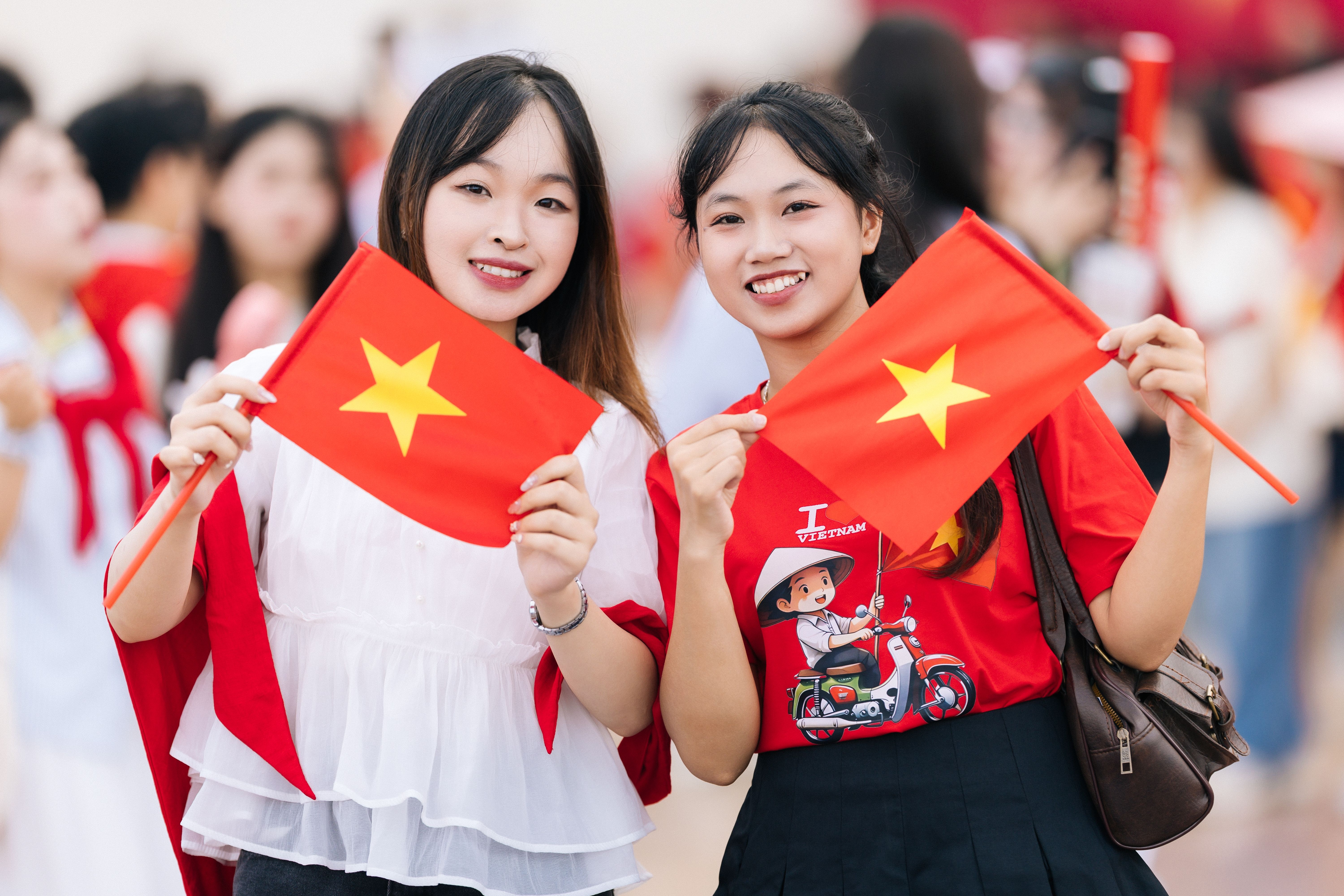 合计5中1！女篮2大颜值担当合砍3分，球迷：你俩负责提供情绪价值｜IM电竞（封面配图）
