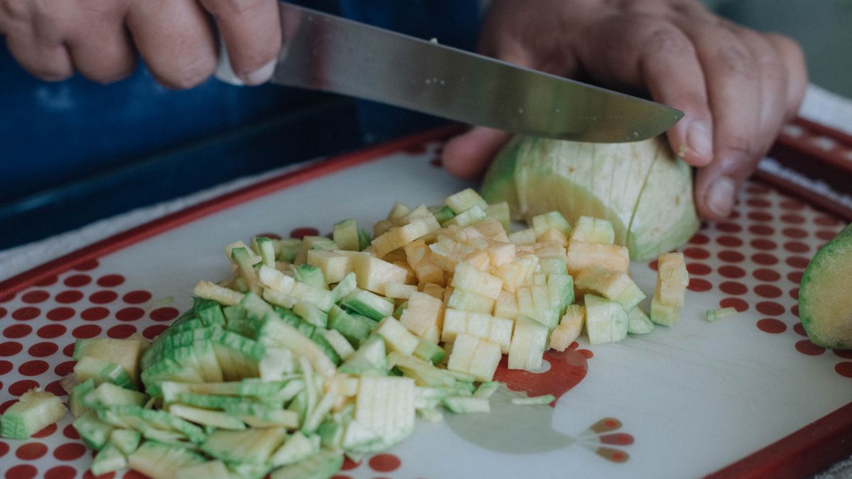 Mandoline de cuisine choisir et utiliser sans se blesser