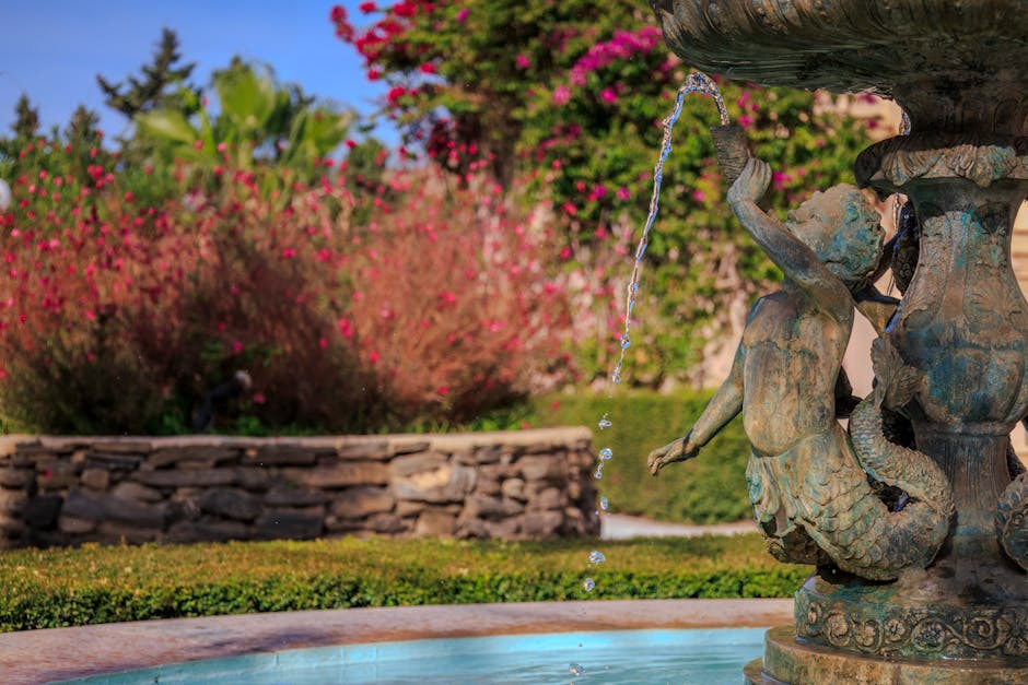 Casa de los Bates Garden Fountain