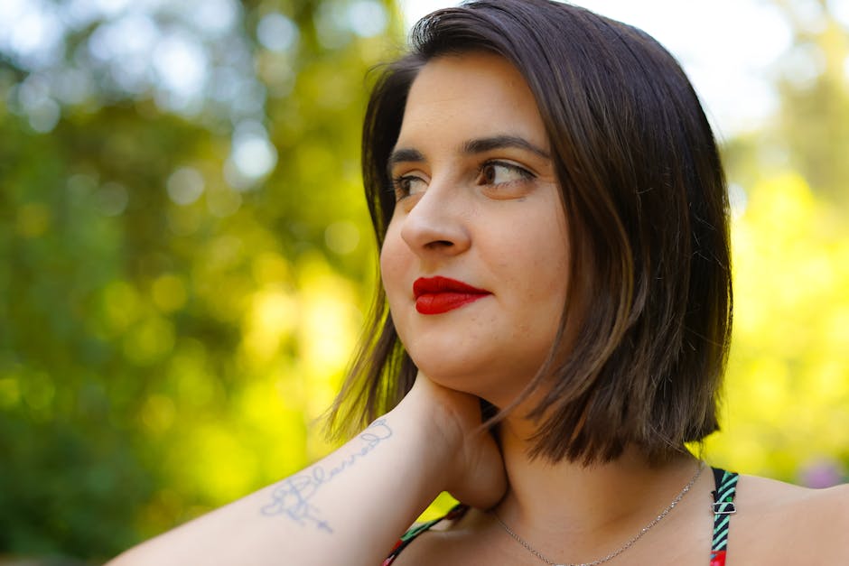 Effective Ways to Build Charisma and Charm in Conversation