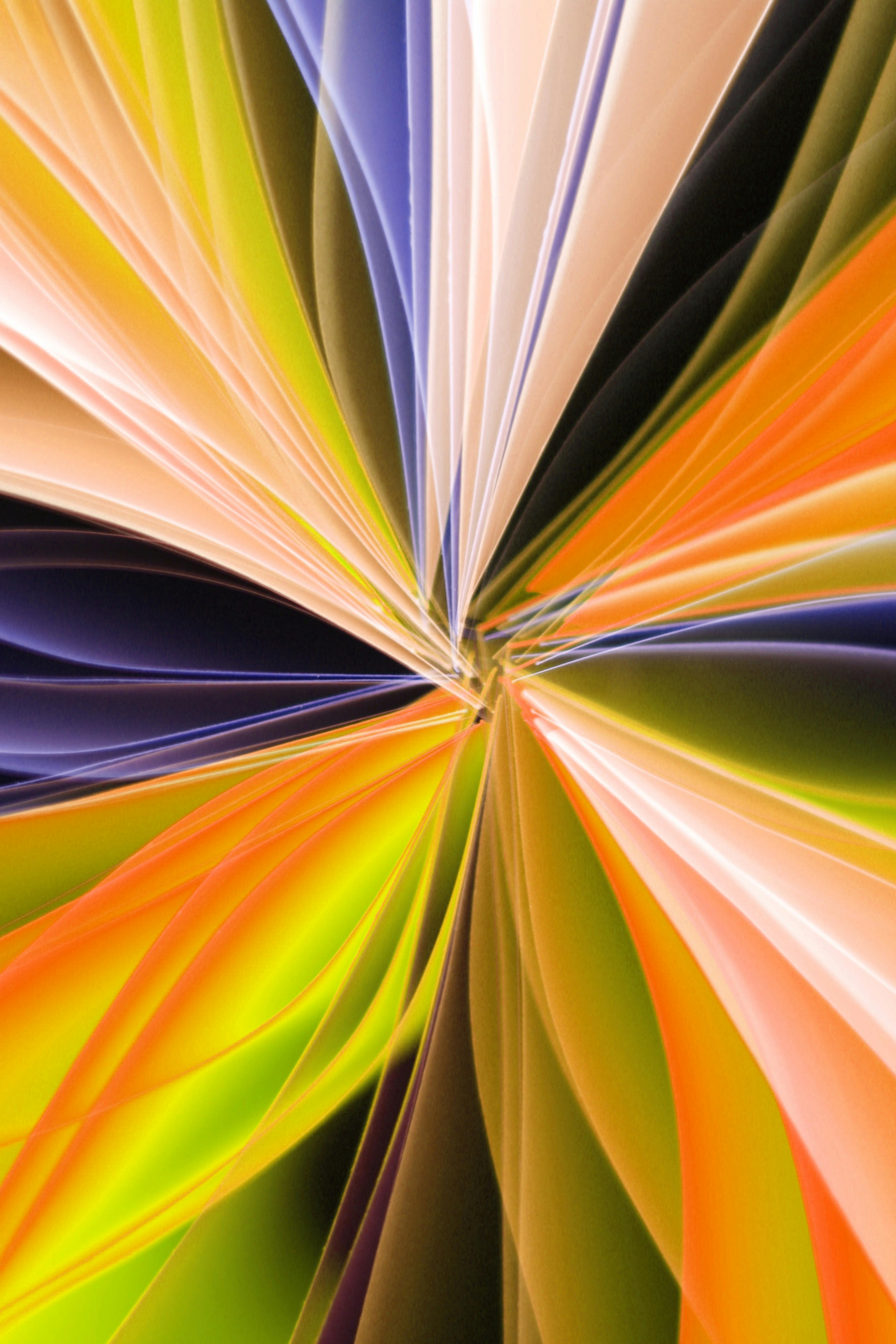 Gratis Design astratto vibrante con riflessi di luce colorati che creano motivi dinamici e profondità. Foto a disposizione