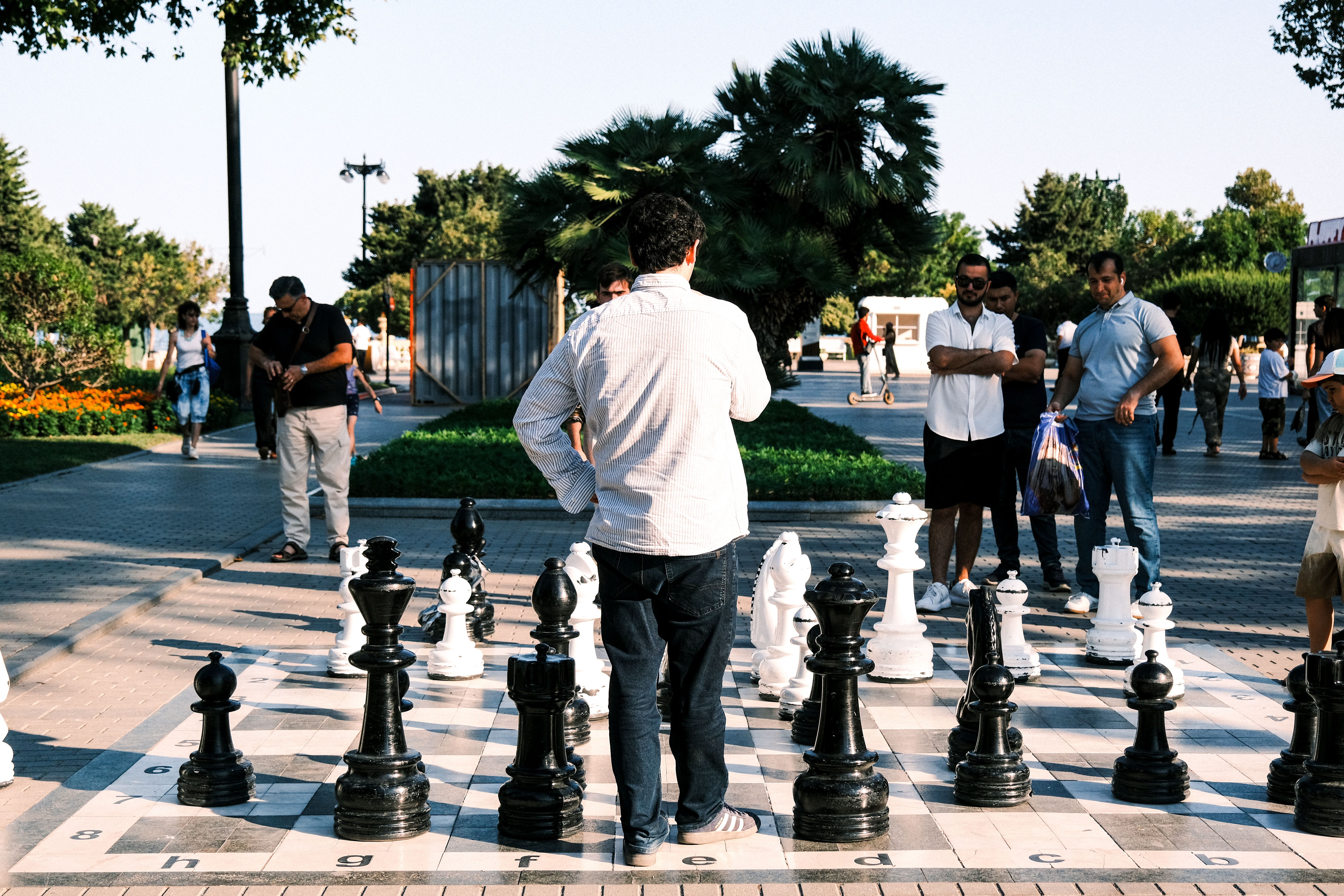 Uzbek Chess Grandmaster Offers Namaste to India's Harikai, Stirring Etiquette Debate