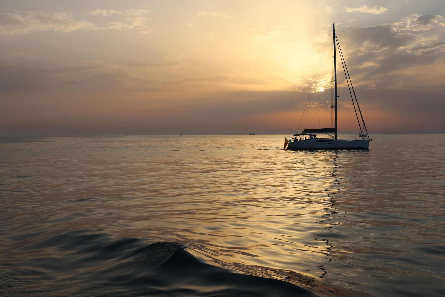 Renting a sailboat with skipper for a weekend on the Markermeer