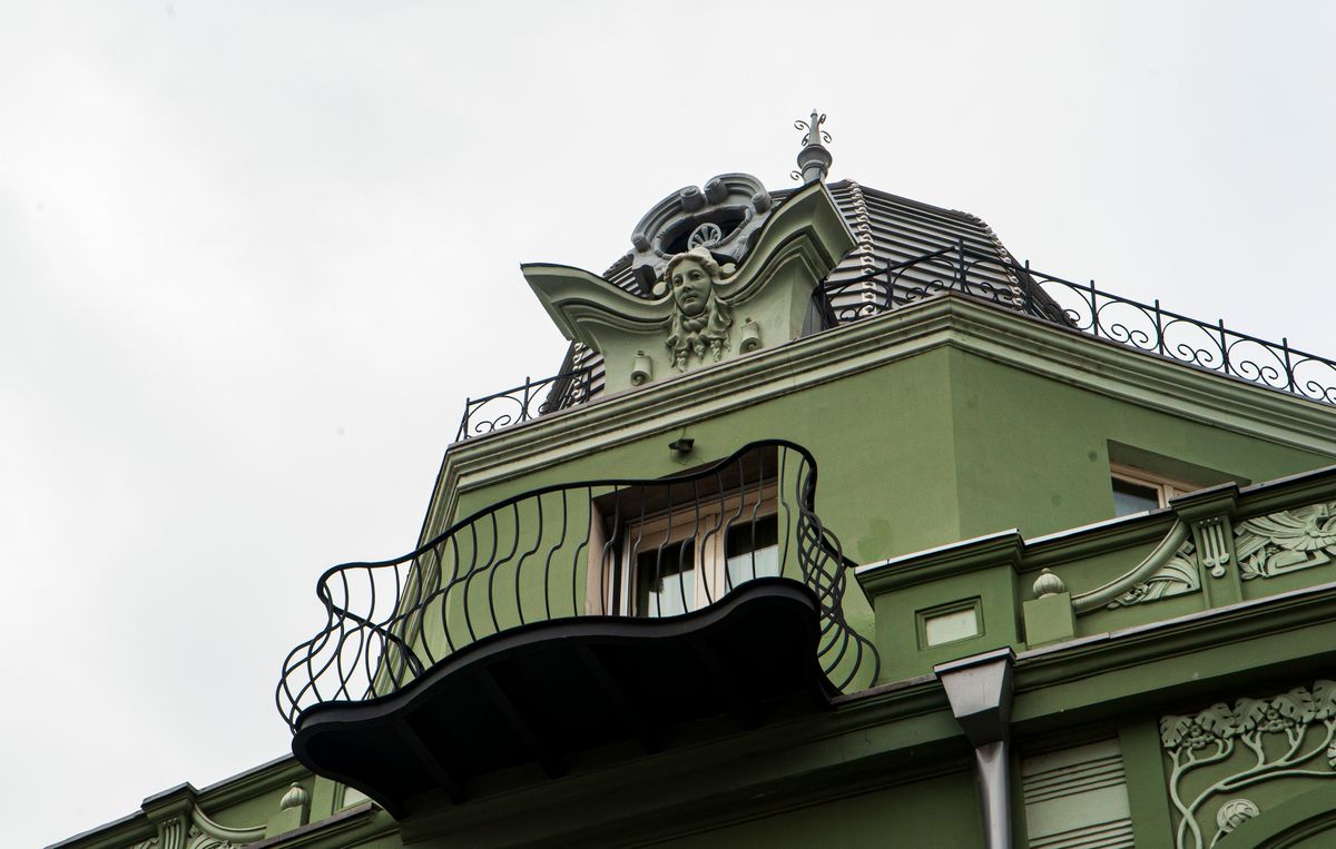 Detaliu arhitectural al unei clădiri istorice
