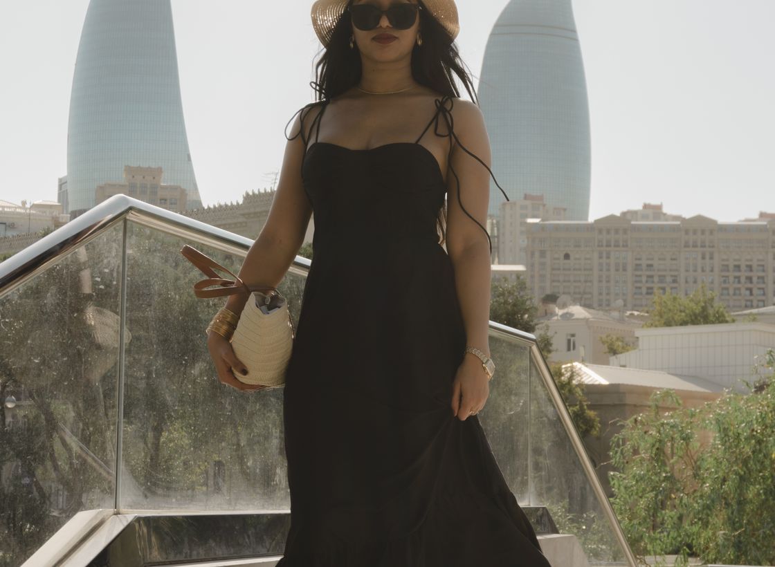 Editorial outfit mood in soft natural light