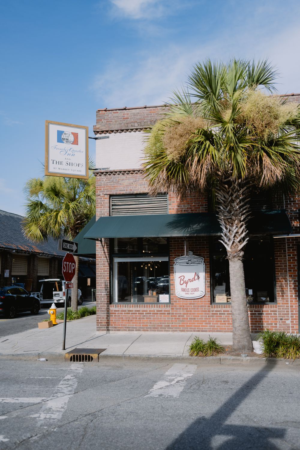 Charming Charleston Storefront with Palmetto · Free Stock Photo