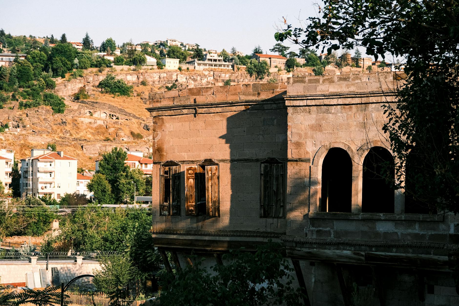 防水工程材料大評比 五大品牌優缺點全解析 防水工程材料大評比 五大品牌優缺點全解析