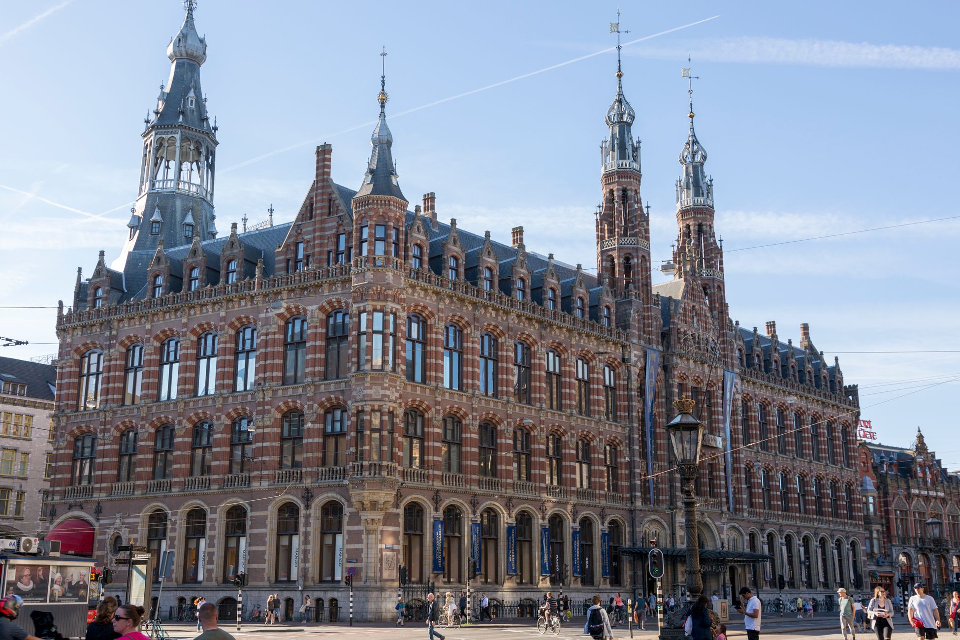 Wethouders wonen niet in eigen gemeente, leidt tot kritiek