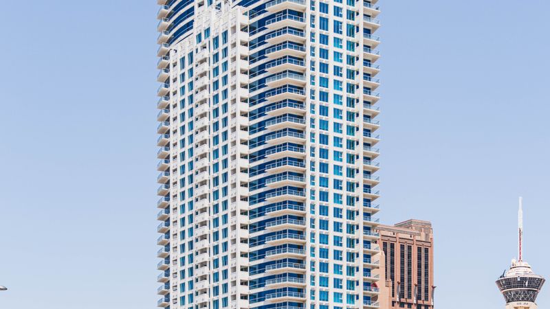 Las Vegas High-Rise Condos Are Setting a Record for Price While Sales Volume Falls,Ryan Rose