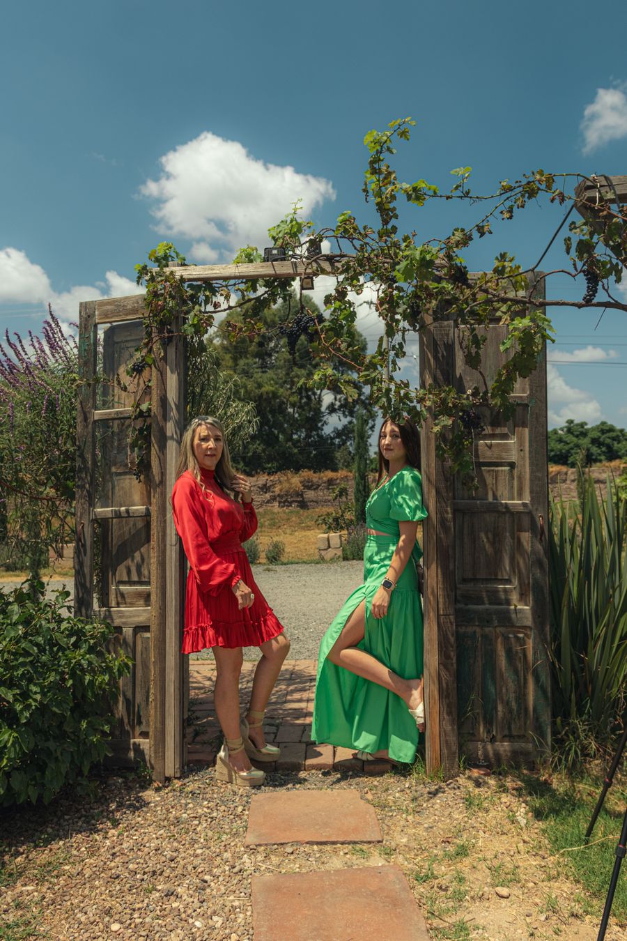 Coleção Vestidos — Recortes para o dia a dia: midi, curto e longo em malha leve, viscose e linho. C
