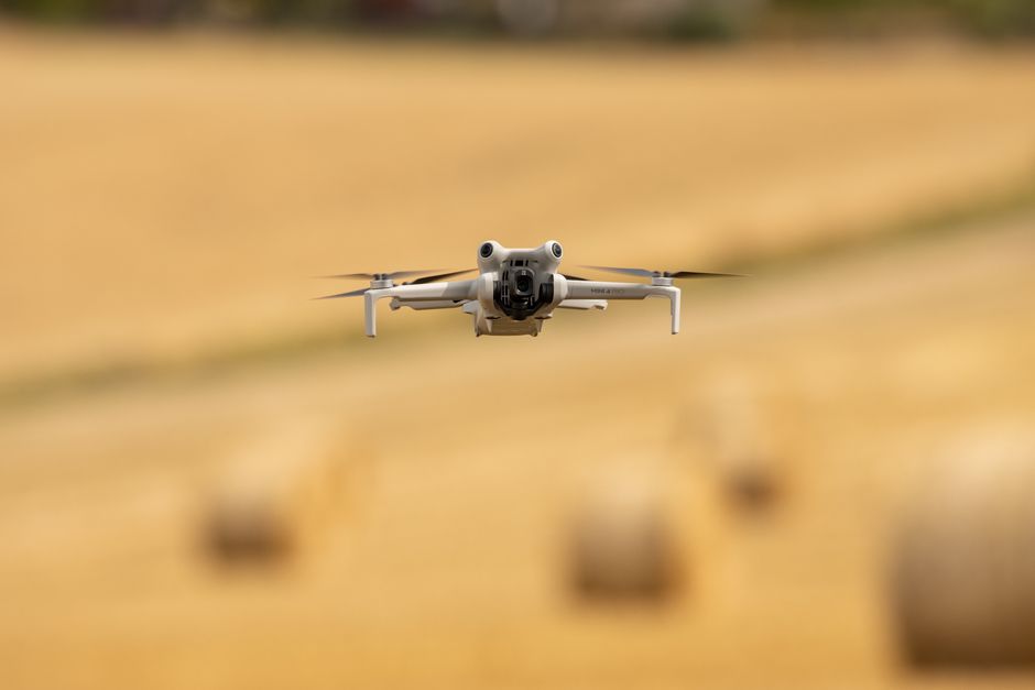 Dronă avansată pentru securitatea culturilor agricole, dezvăluită la Salonul PRO INVENT 2025 din Cluj-Napoca.
