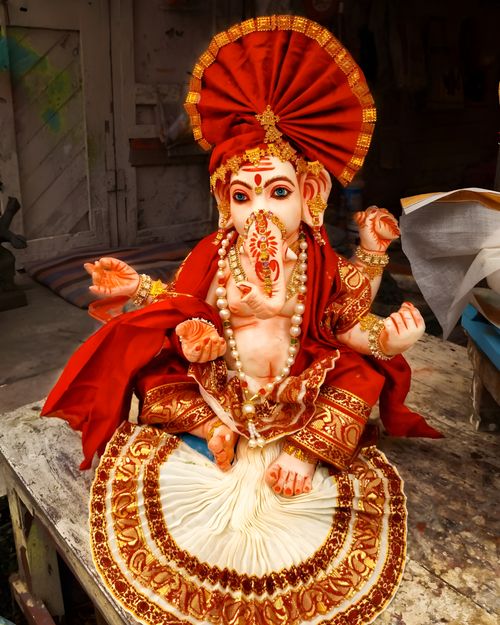Free Traditional handcrafted sculpture of Lord Ganesha, symbolizing cultural and artistic heritage in Kolkata, India. Stock Photo