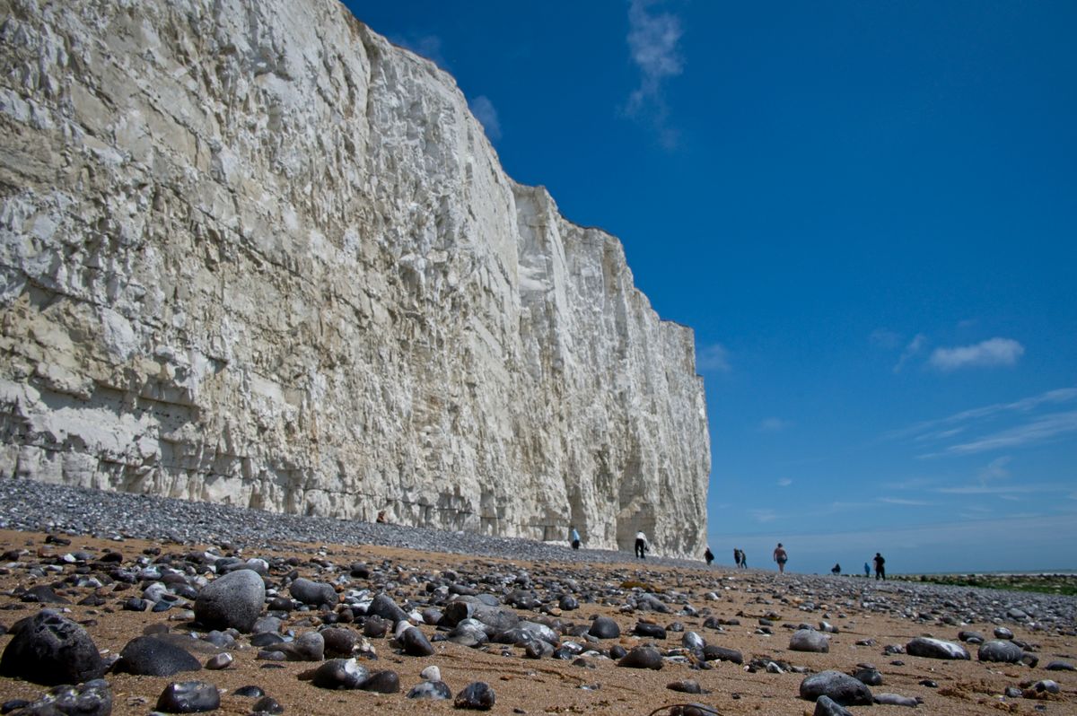 Weiße Kreideklippen der Seven Sisters an der Südküste Englands, Teil des England Coast Path