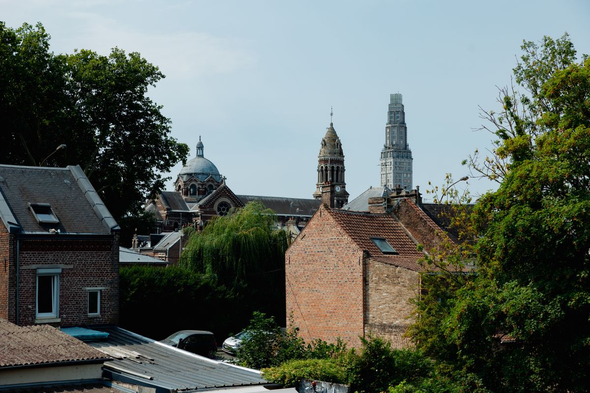 Vue panoramique du centre-ville d'Amiens et de son architecture