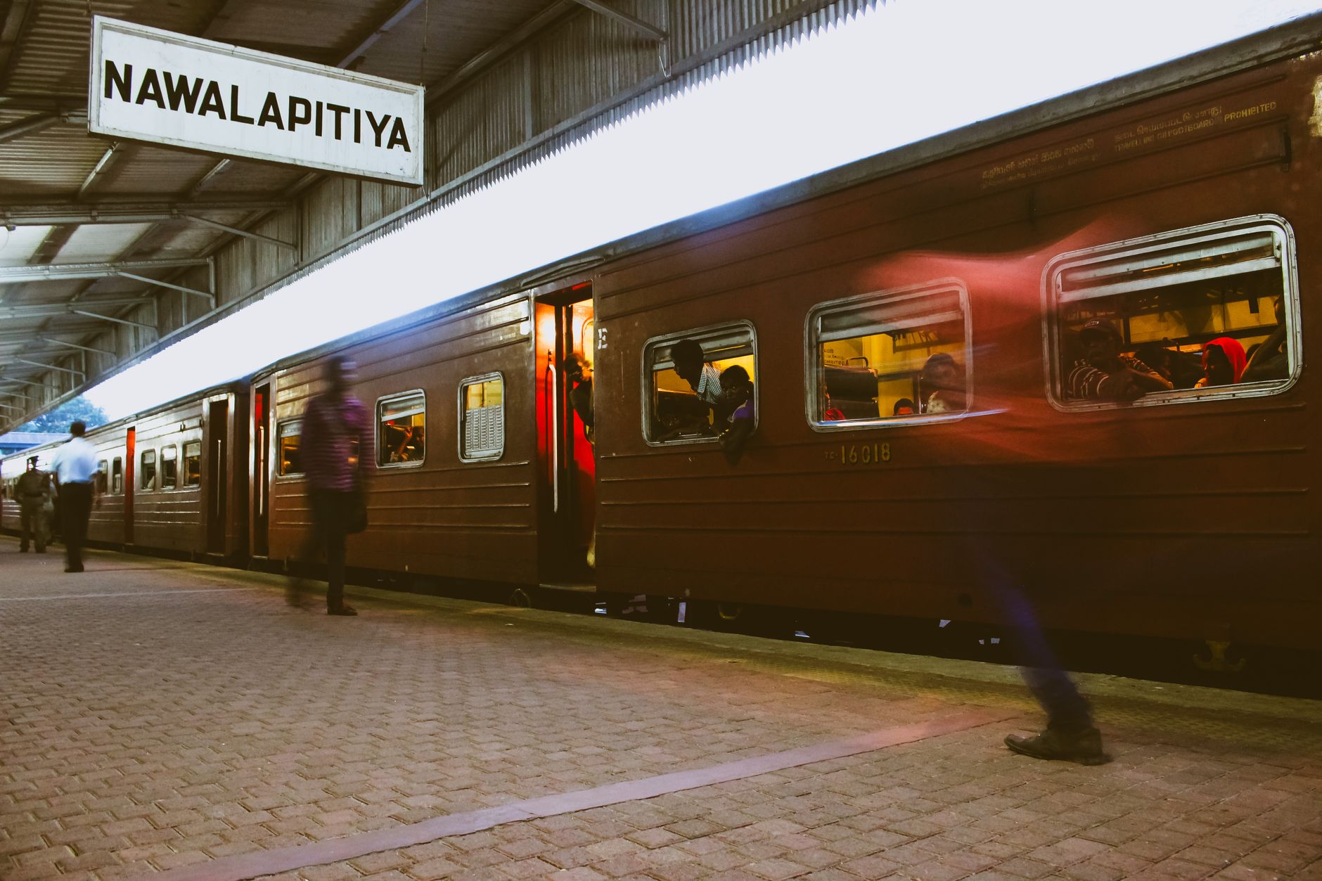 Train to Ella from Kandy: Routes, Schedule & Travel Guide