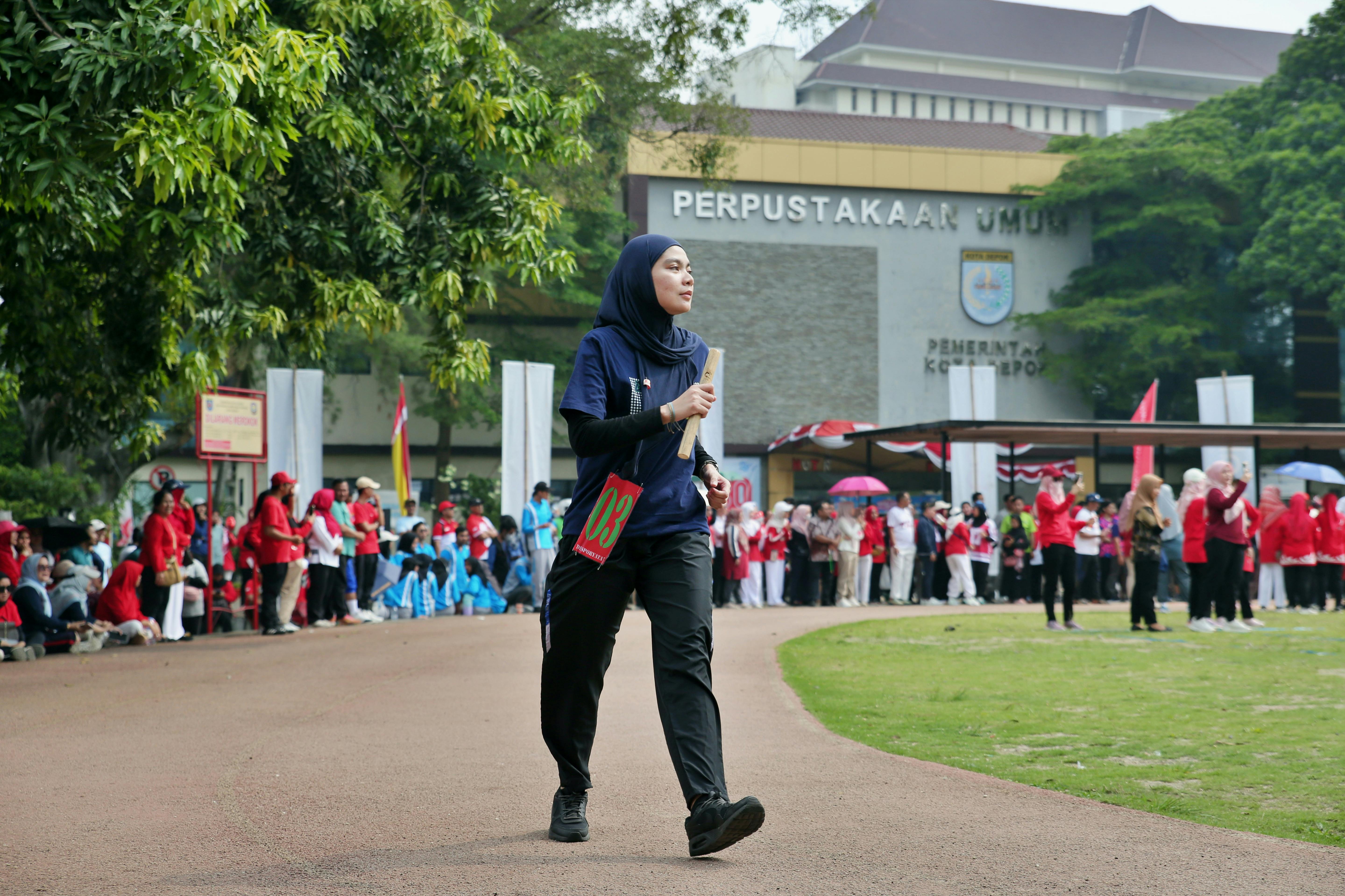 Senja di Antara Lembaran Tugas