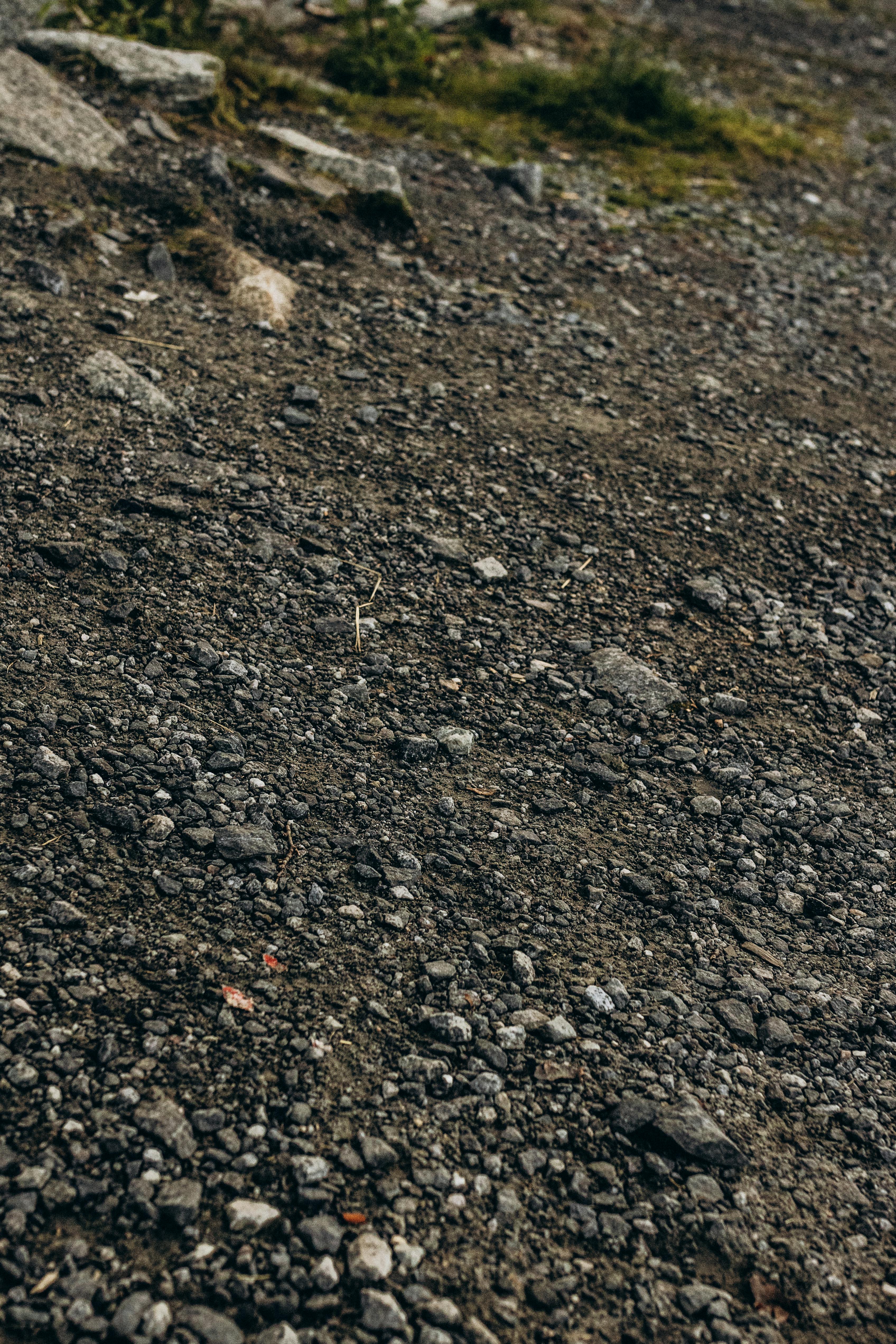 Gratuit Vedere de aproape a unei poteci stâncoase din Vestland, Norvegia, care prezintă peisajul accidentat. Fotografie de stoc