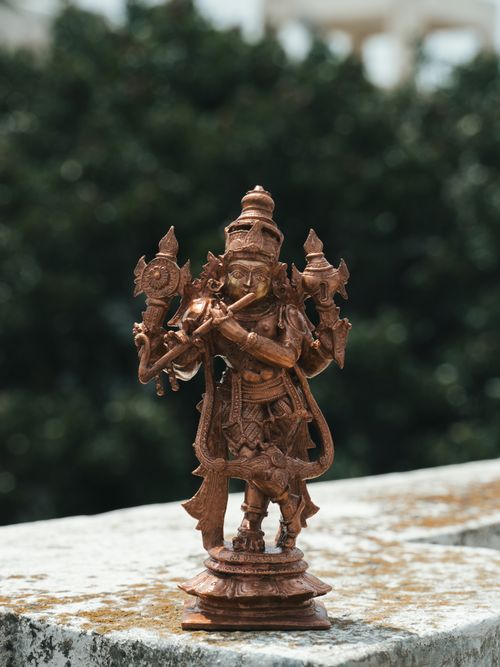 Free Close-up of a handcrafted brass Hindu deity sculpture in Bengaluru, India, showcasing artisan craftsmanship. Stock Photo