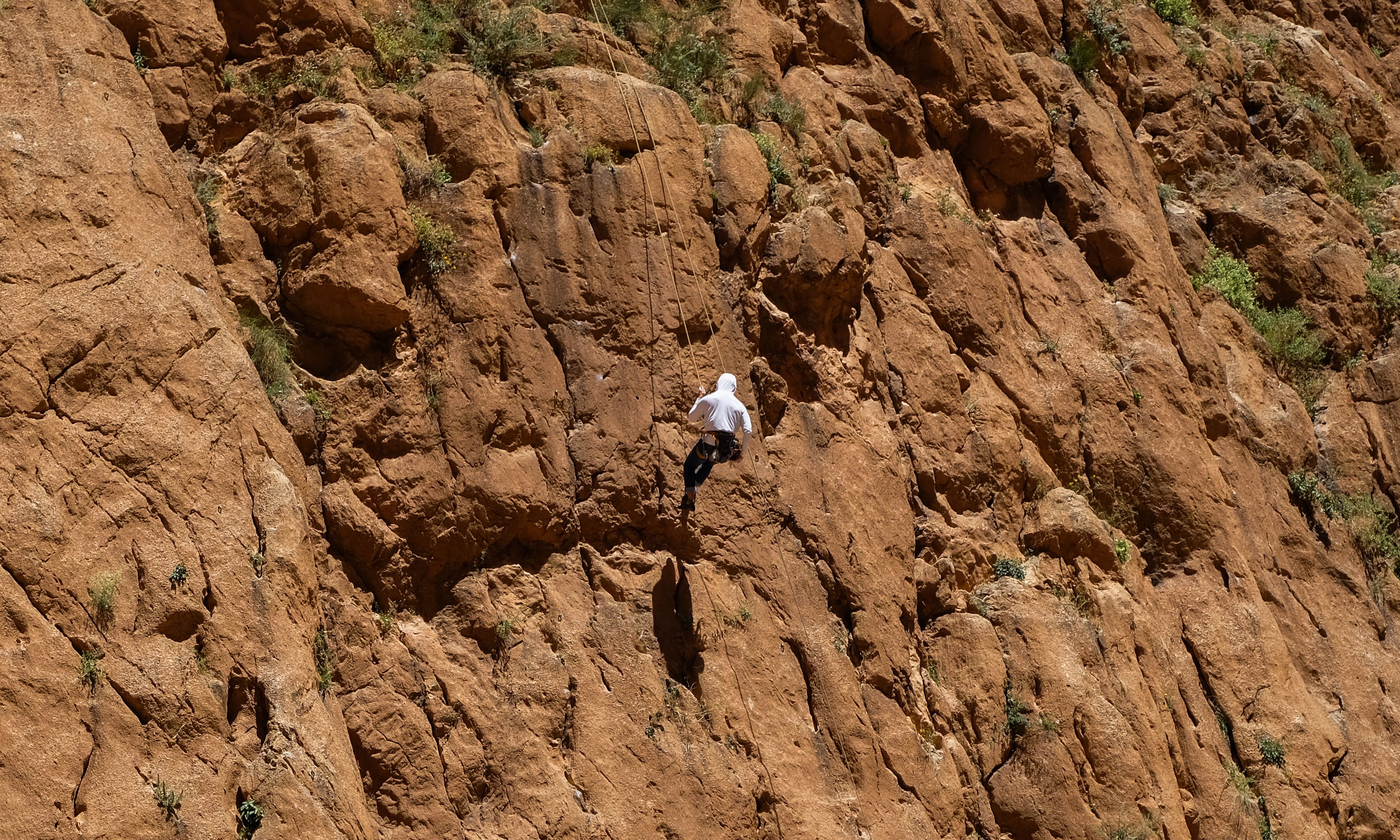 Outdoor Climbing Weather: How to Predict Conditions and Plan Your Best Days (2026)