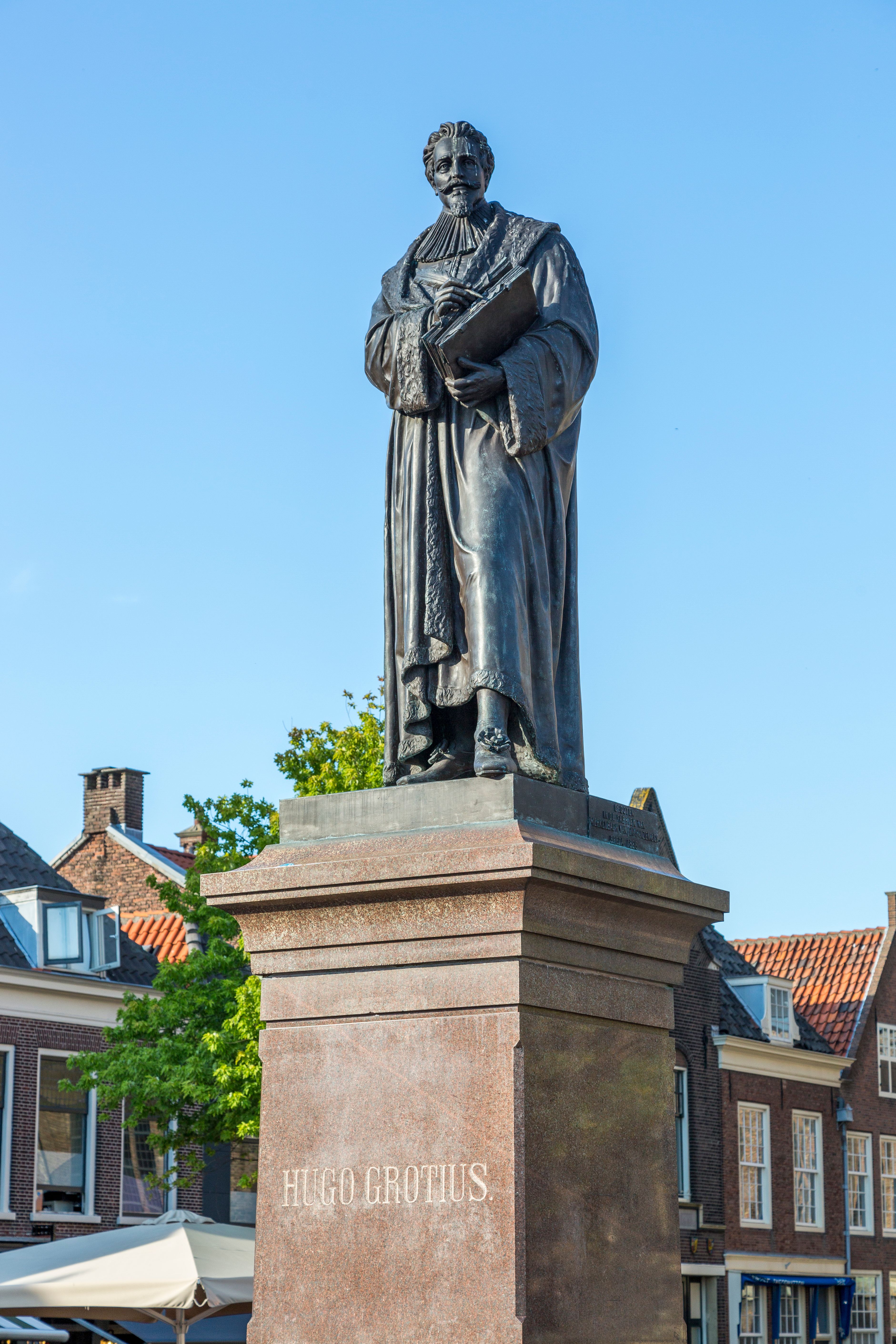 Hugo Grotius Statue in Delft, Netherlands · Free Stock Photo