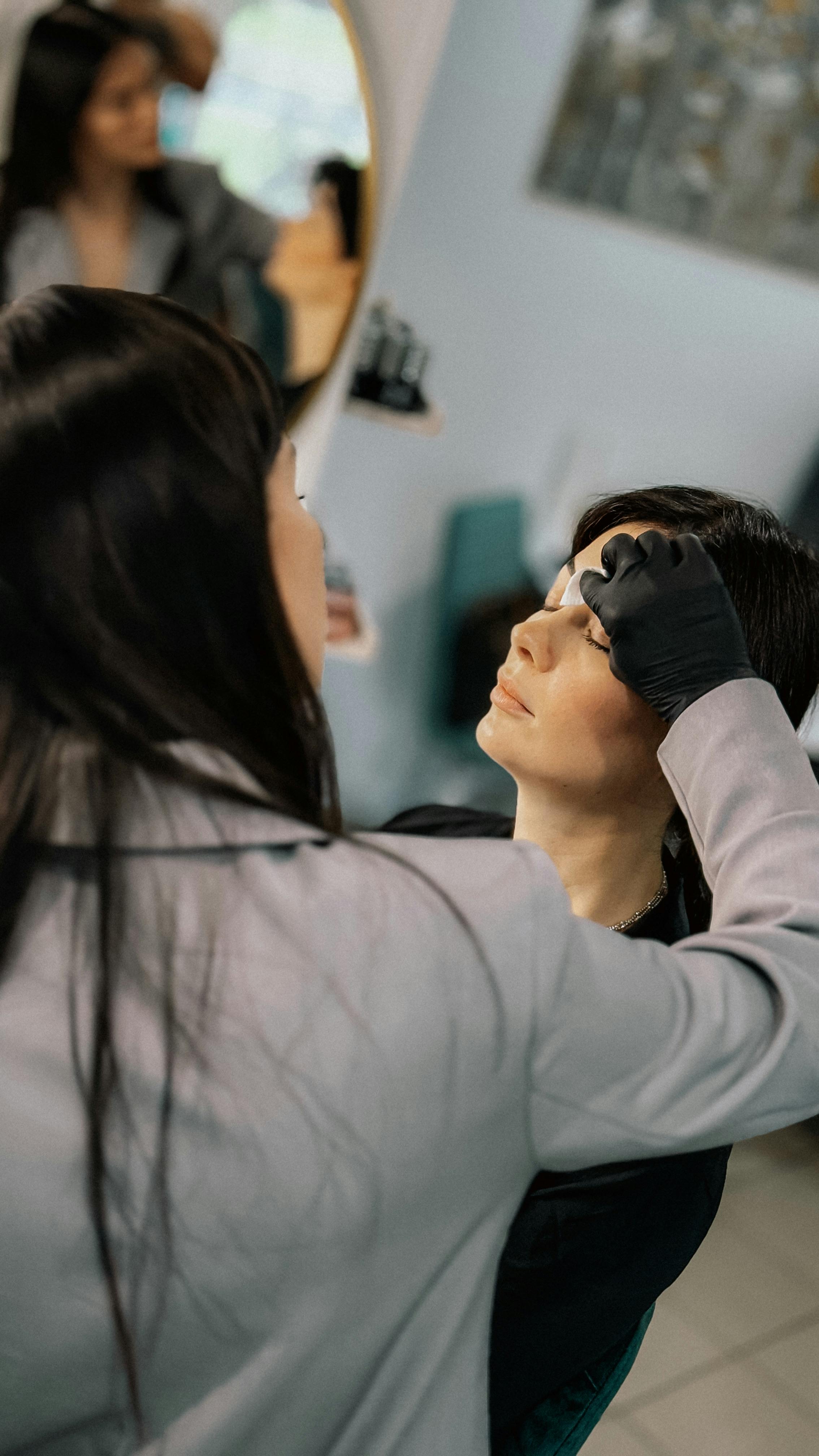 Augenbrauen Styling St. Gallen: Brow Lamination, Tinting & Co.