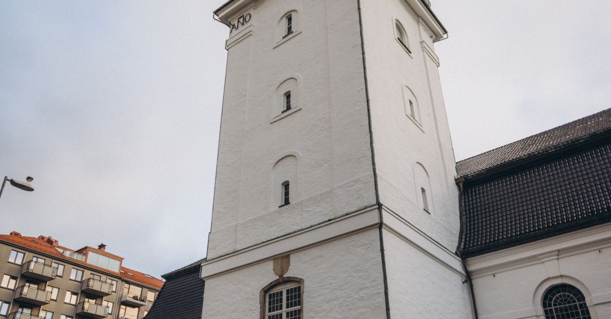 Bergen domkirke badet i sollys