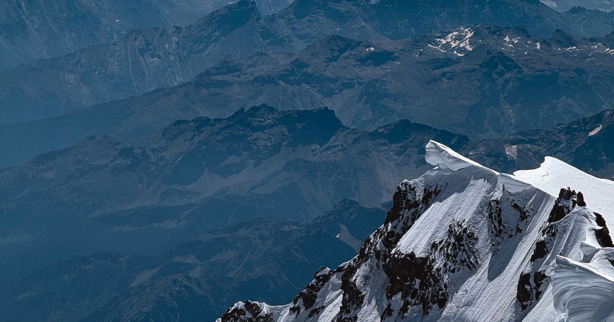 Couverture : Buying a second home in Chamonix