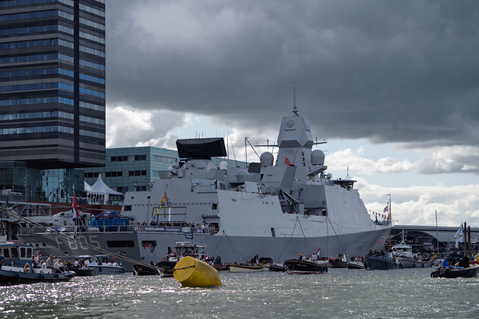 Marine oefent met drones op Noordzee voor behoud van mensenlevens