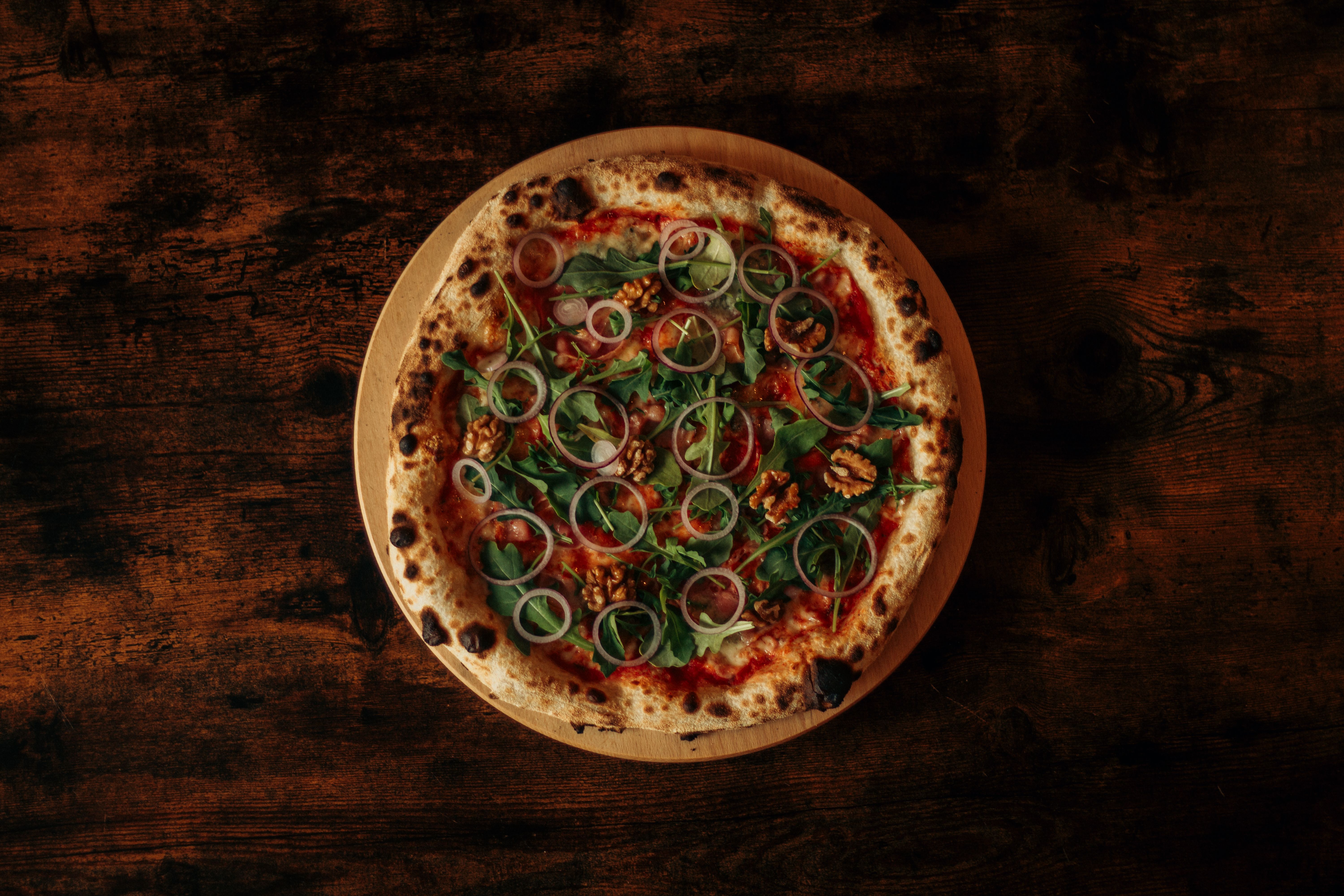 BBQ chicken pizza with smoky sauce