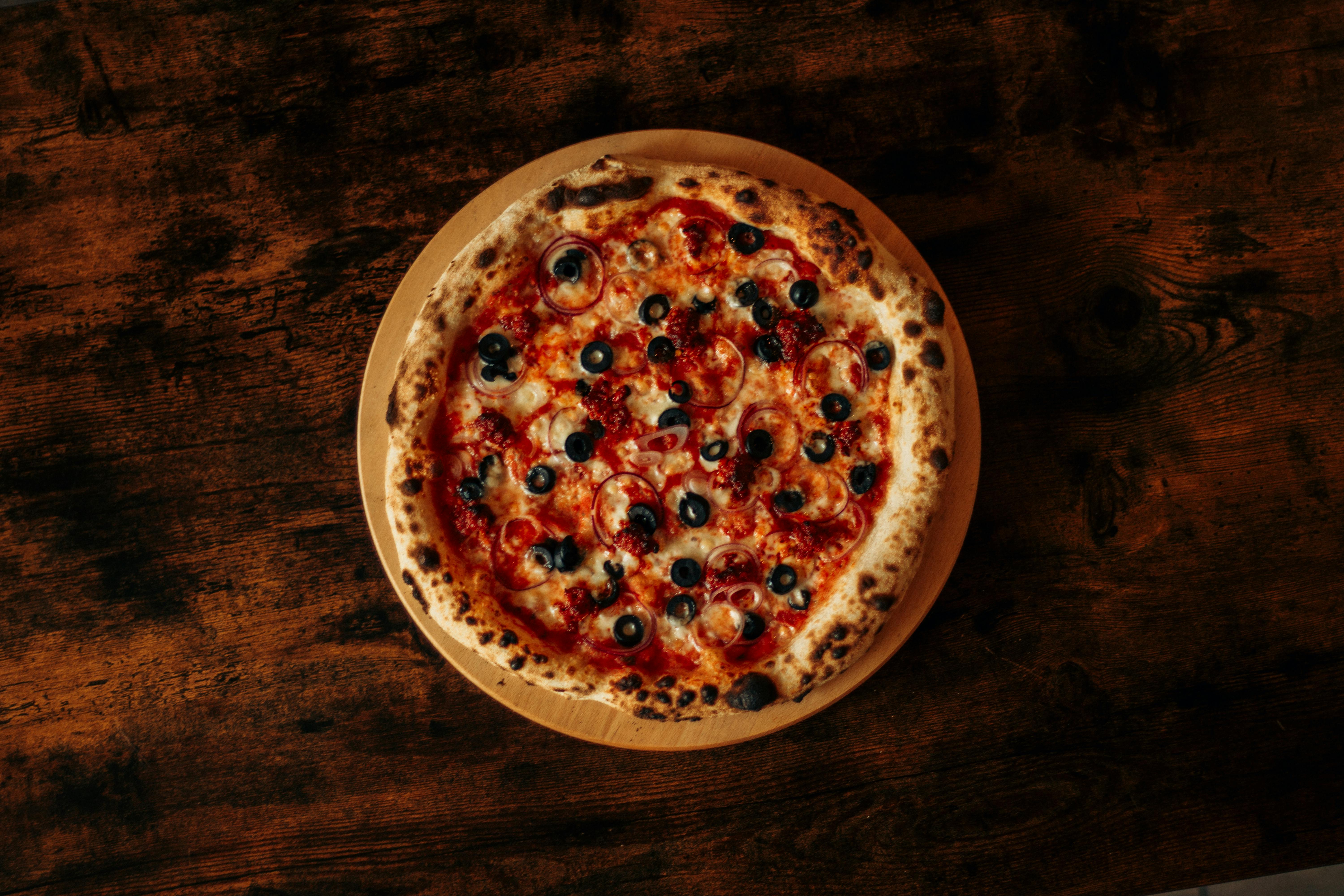 Best Pizza Stones 2026: Cordierite, Steel & Rectangular