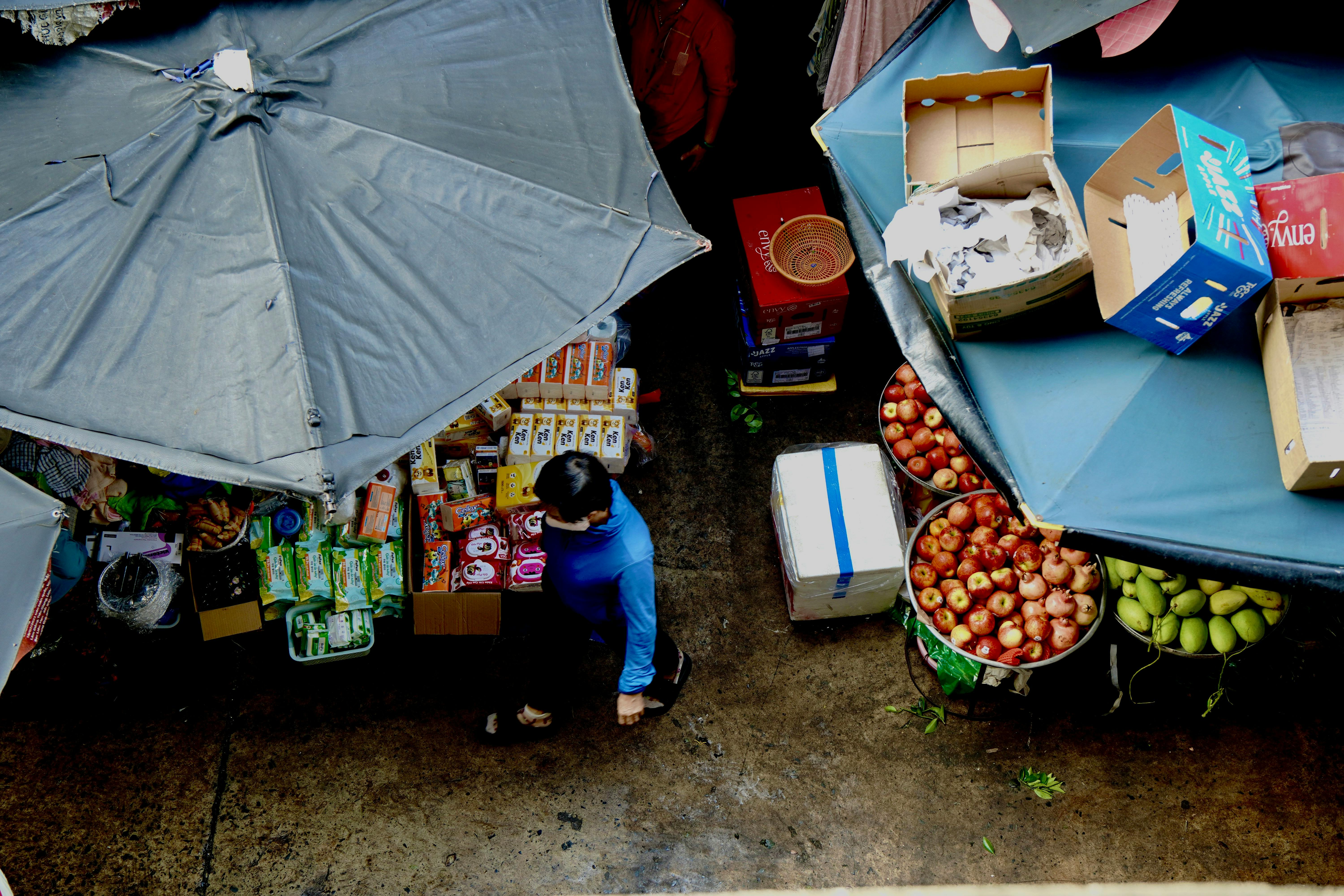 有限公司股東會決議無效 五大常見原因深度解析 - 律師辦公室場景
