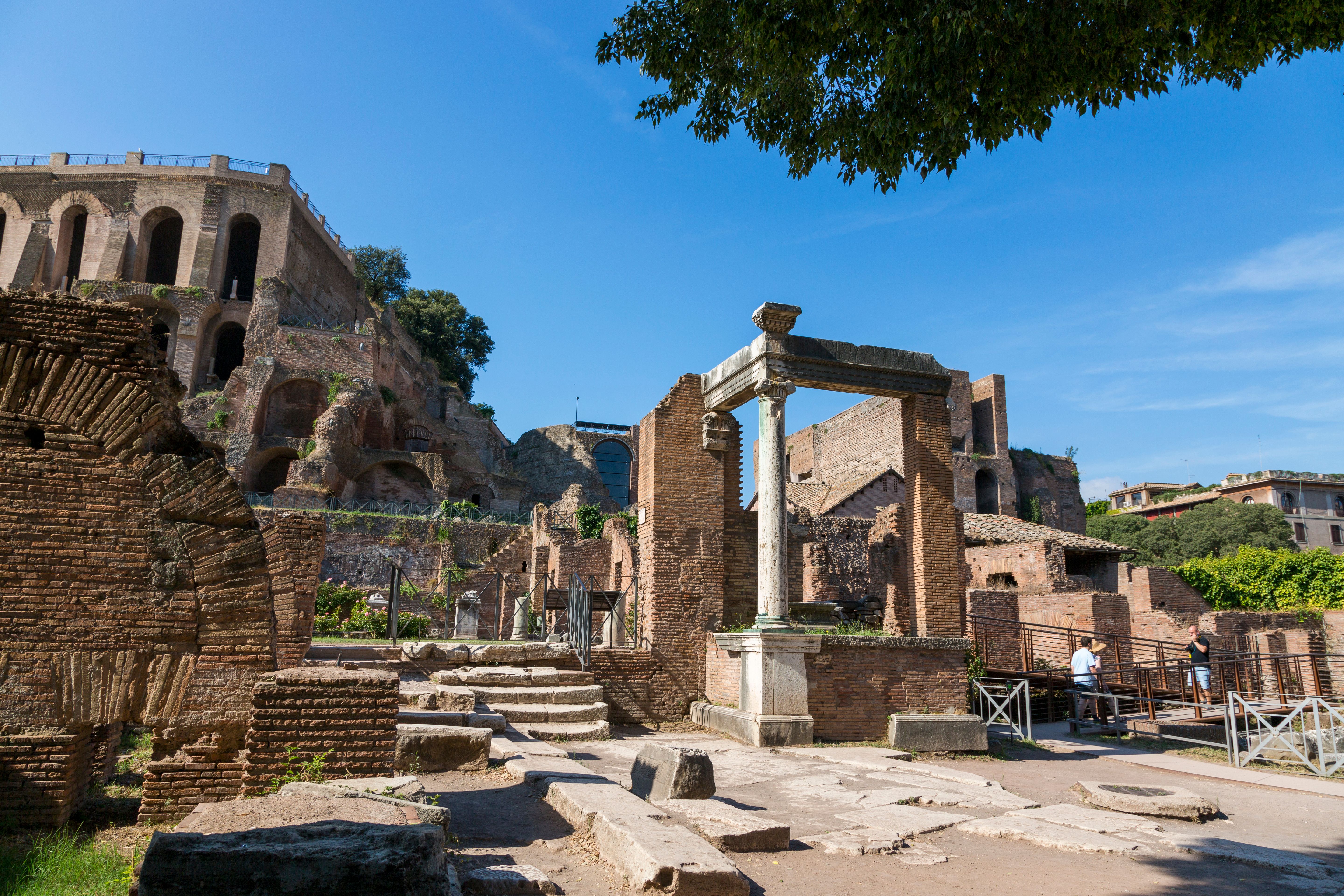 Ancient Roman Ruins in Rome under Blue Sky · Free Stock Photo